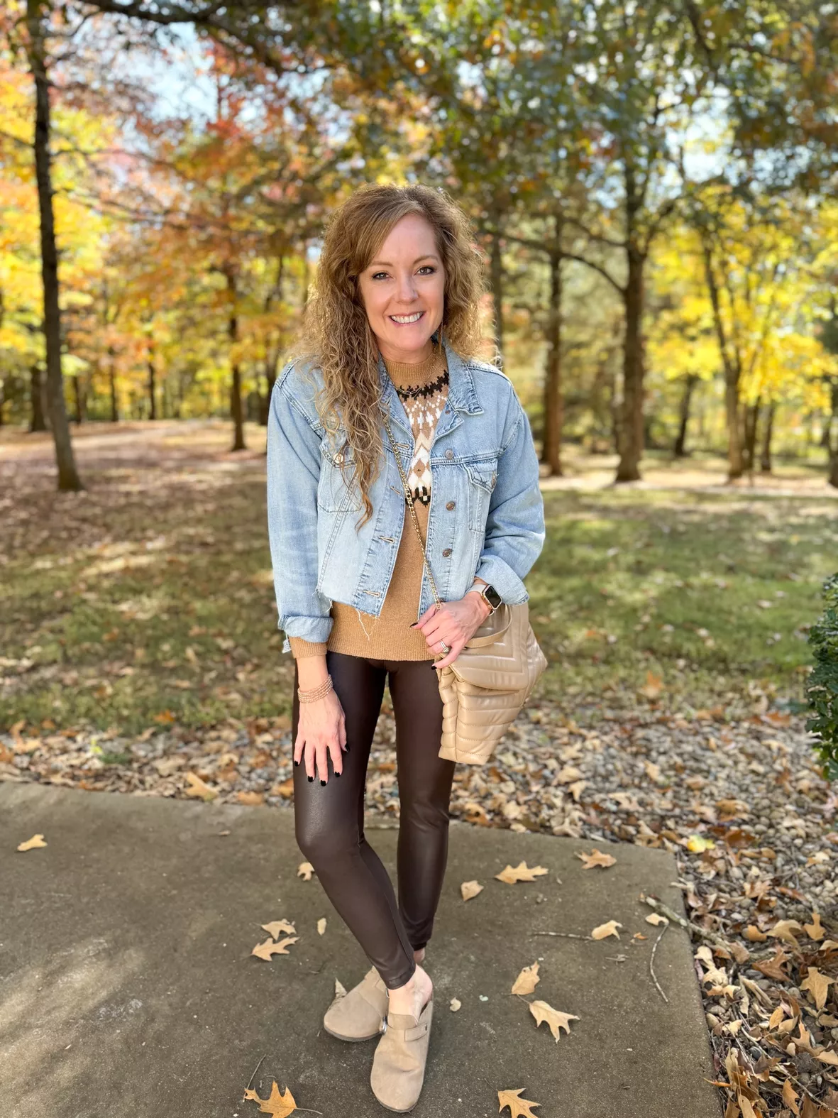 these brown thermal leggings from primark are a staple for chill autum, autumn outfit