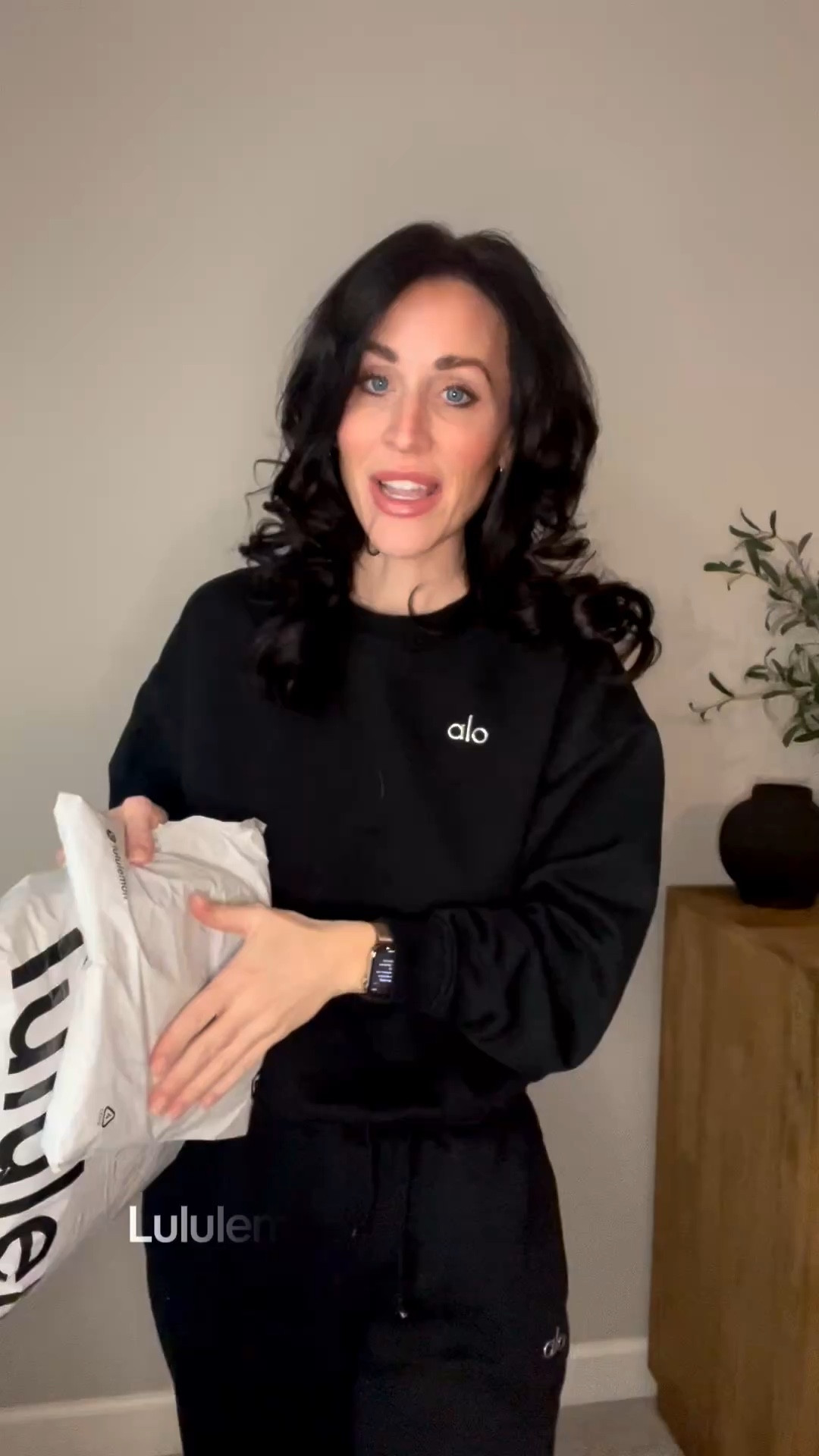 I need this tee in every color. It’s that good! I’ll go over my sizing in my try on video… coming soon!!

#LTKdayinmylife #LTKmomlife #LTKActive