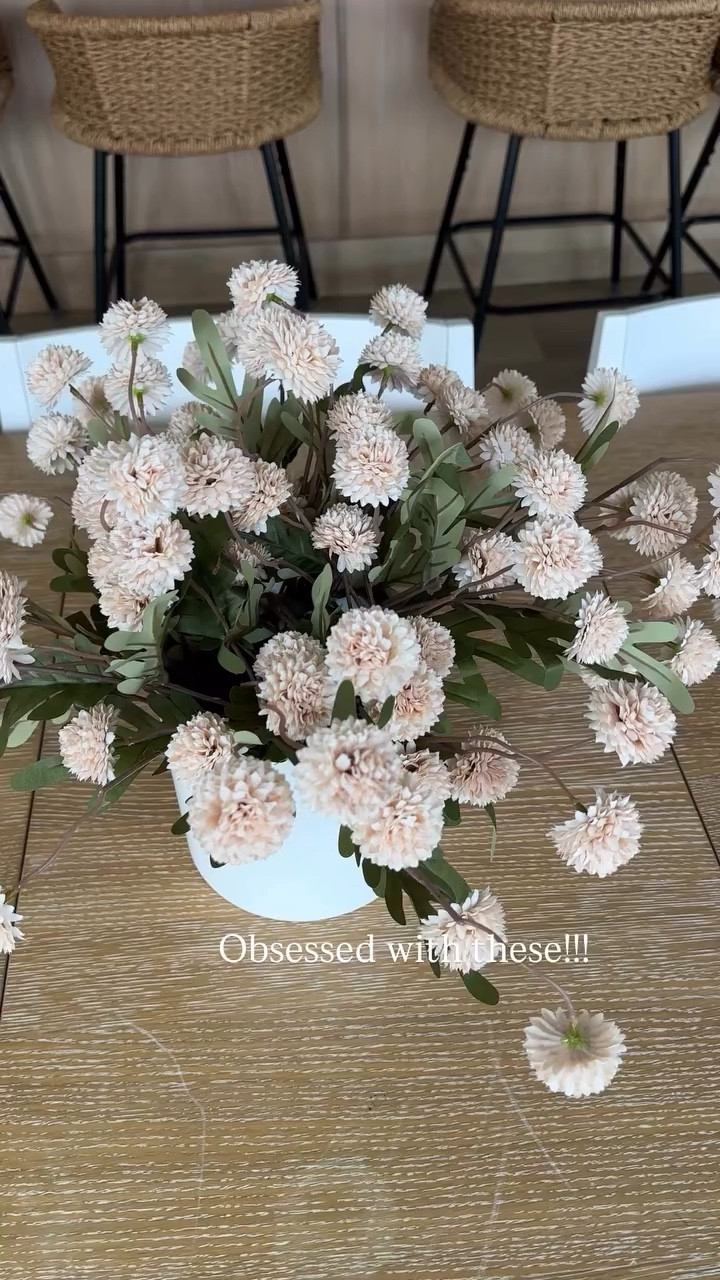 Obsessed with these faux florals from Instagram 

#LTKHome #LTKSeasonal #LTKmomlife