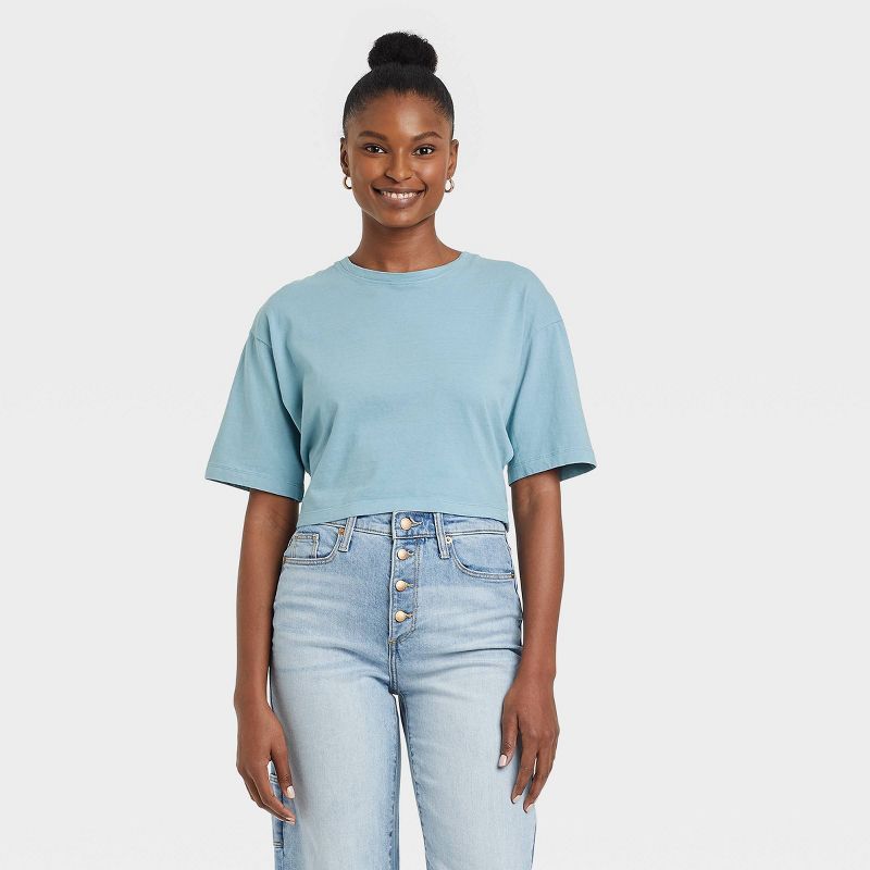 Women's Tie Back Short Sleeve Cropped T-Shirt - Universal Thread™ | Target