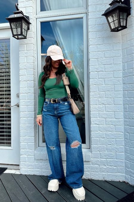Spring outfit! Baggy jeans and bodysuits! 

Ootd 
Style tip 
Spring outfits 

#LTKSeasonal #LTKstyletip #LTKfindsunder50