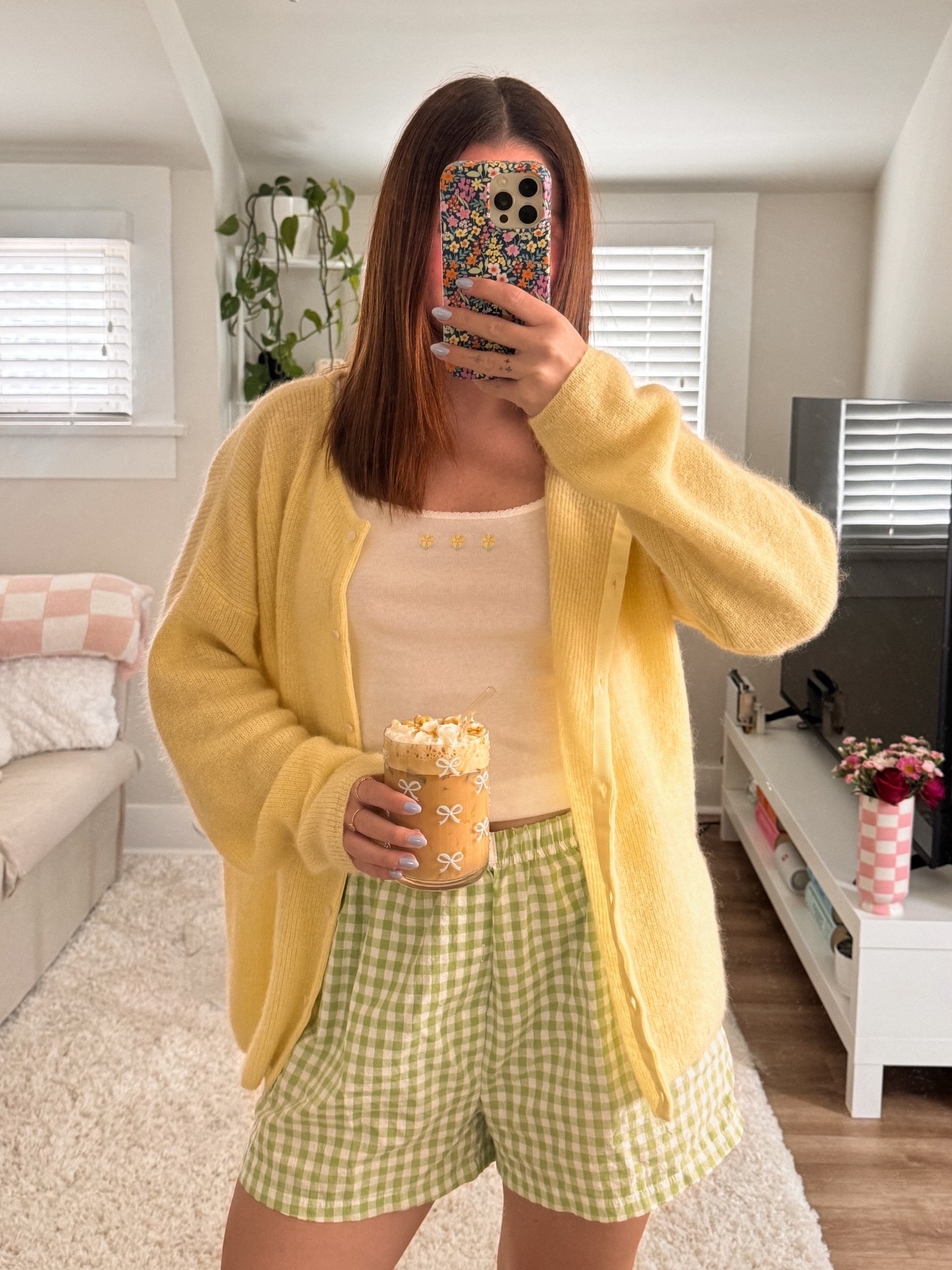 tank top is Brandy Melville 🌼#springoutfit #springstyle #outfitinspo #colorfuloutfits 
