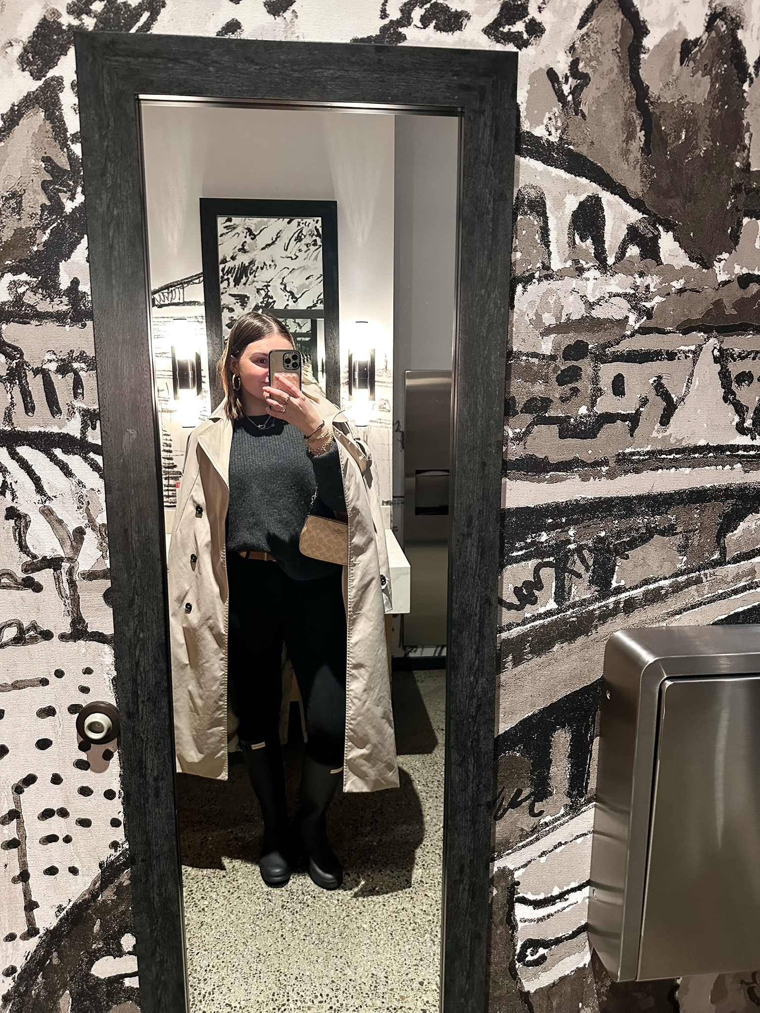 How to style skinny jeans in a winter outfit! Featuring my favorite black skinny jeans and tall boots!

I’m wearing a M sweater, size 31 jeans and size 9 boots 

#LTKFindsUnder100 #LTKStyleTip #LTKMidsize