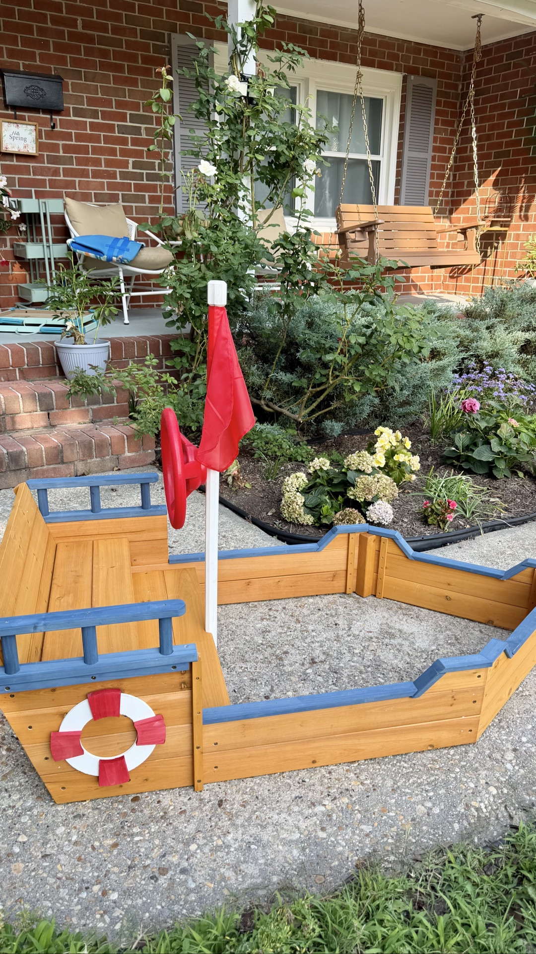 Quite possibly the cutest sandbox/ bench I’ve ever seen ⛵️

#sandbox

#LTKKids #LTKHome #LTKBaby