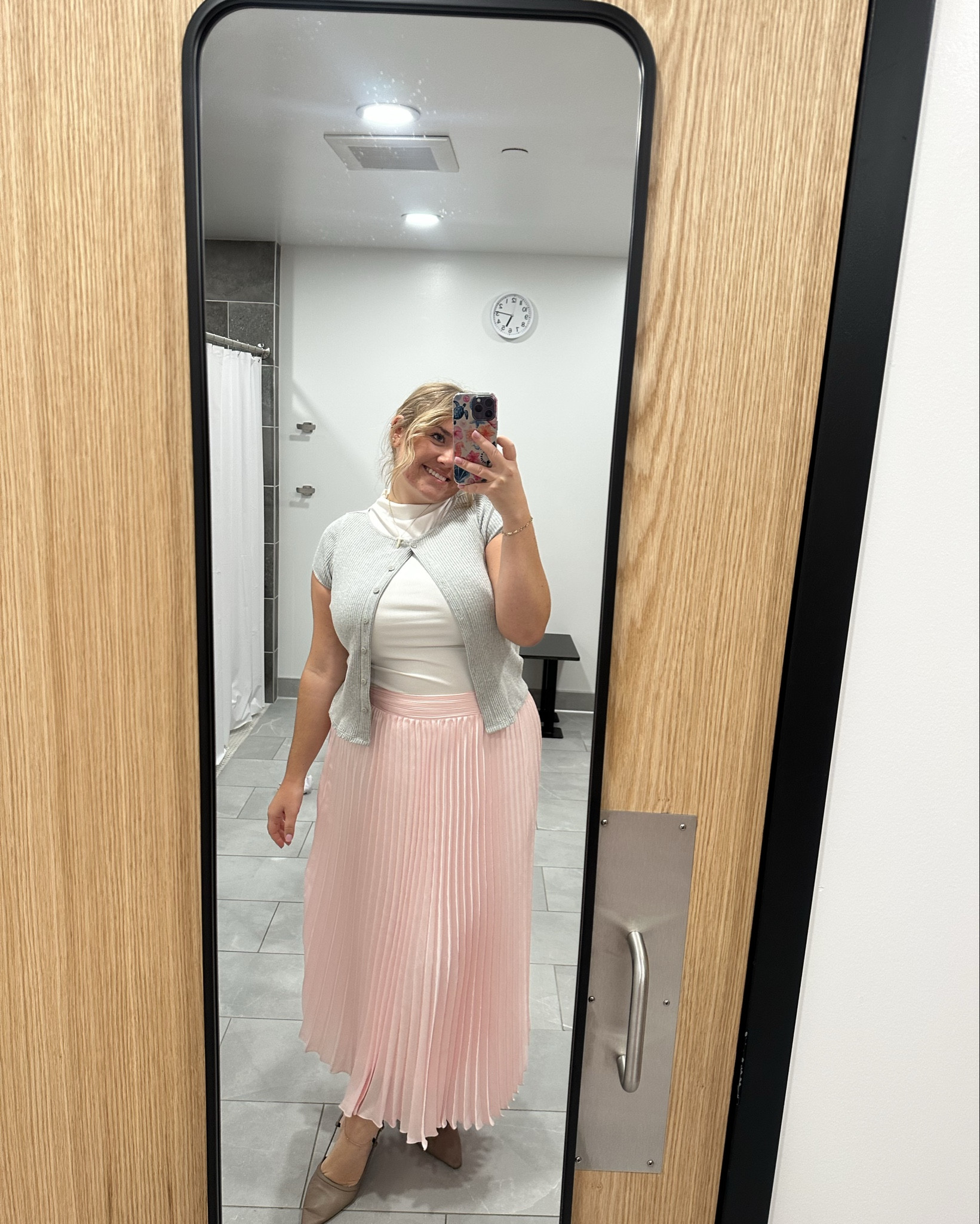 I’m obsessed with this outfit! The skirt is from TJ max its WDNY brand but I tagged a similar amazon one because I couldn’t find the exact one on their website 

#LTKWorkwear #LTKFindsUnder100