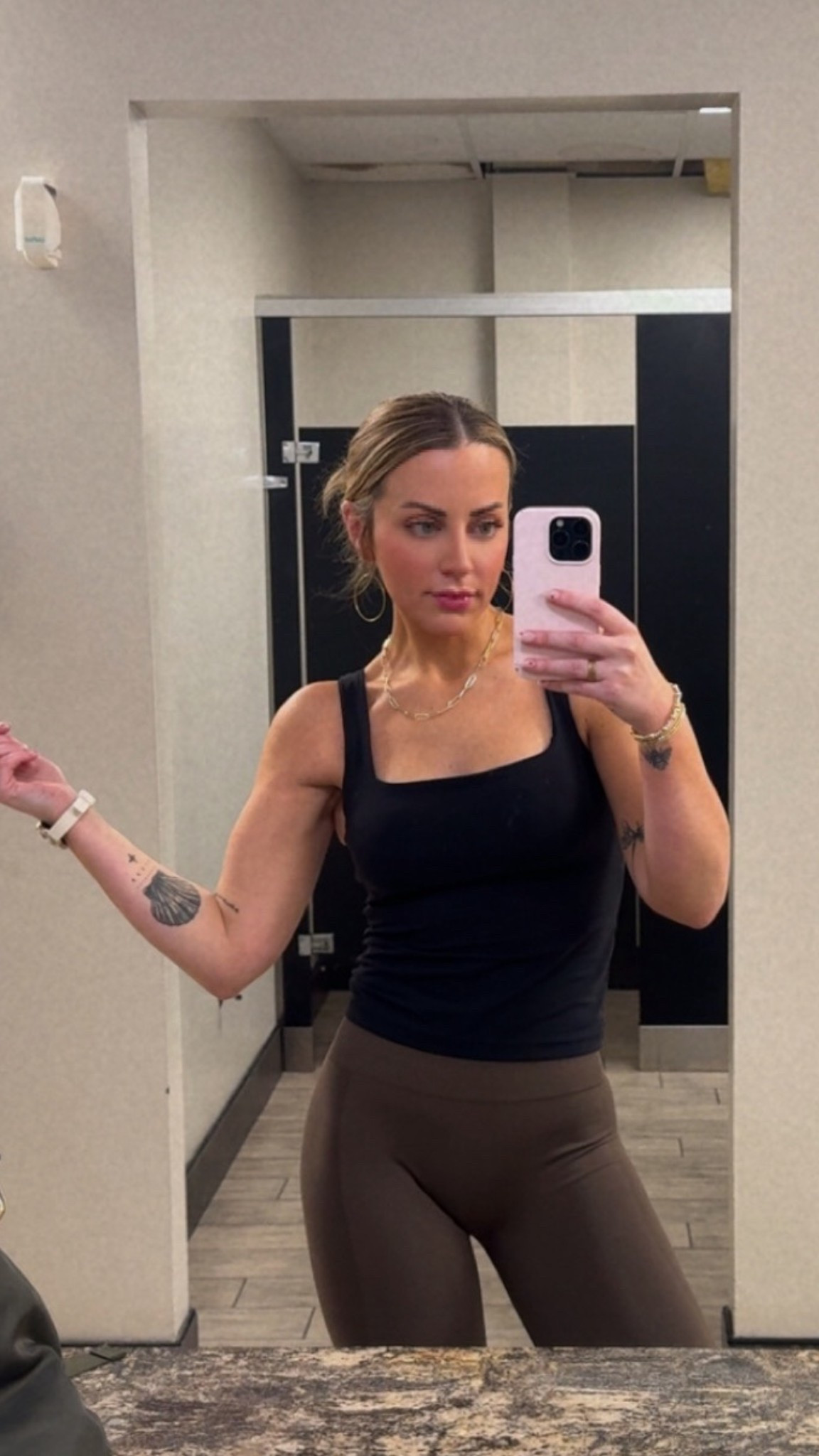 Wearing size XS in leggings 