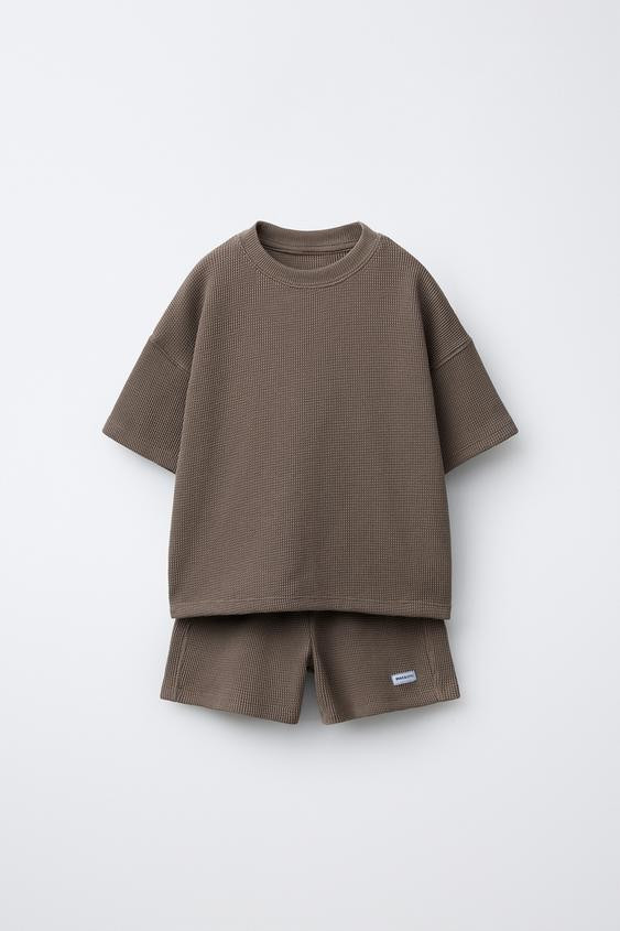 WAFFLE KNIT JOGGING SET WITH T-SHIRT AND BERMUDA SHORTS | Zara US
