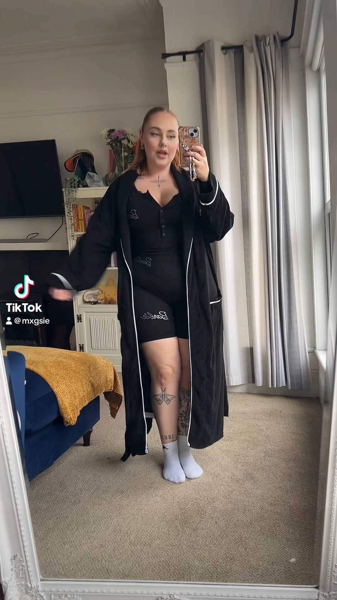 Boohoo Barbie 

#LTKfindsunder50 #LTKhome #LTKmidsize