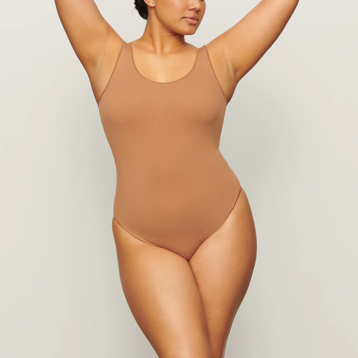 ESSENTIAL SCOOP NECK BODYSUIT | SKIMS (US)