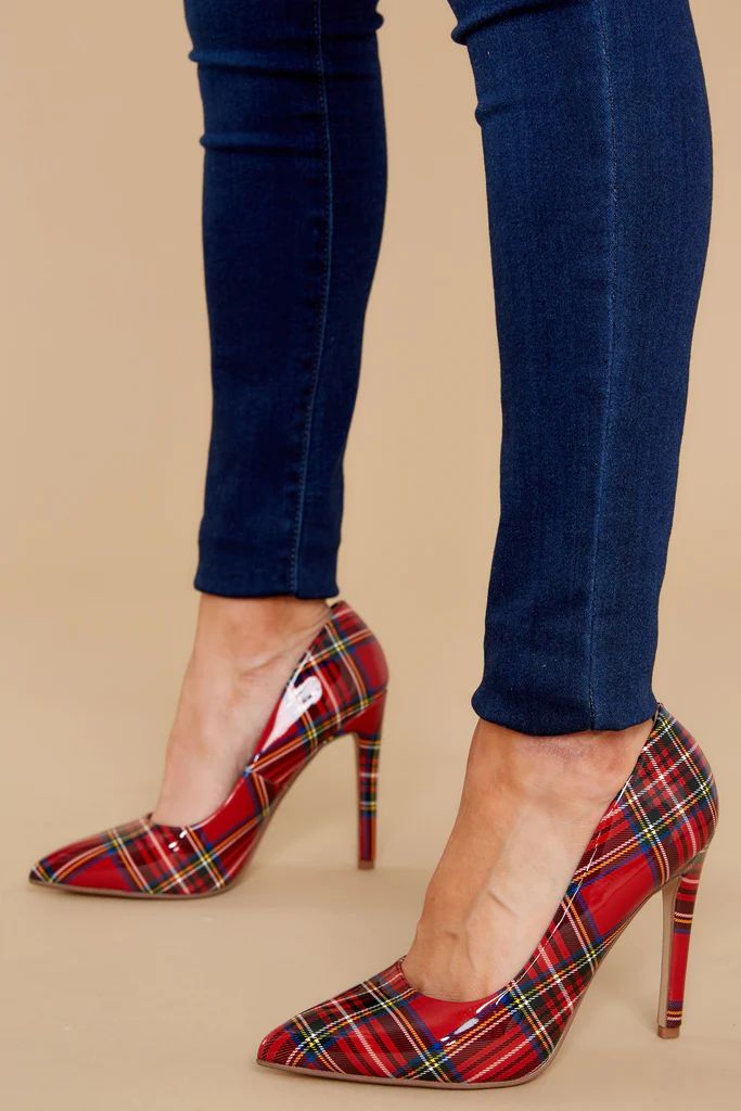 Mistletoe Kisses Red Plaid Pointed Pumps | Red Dress 