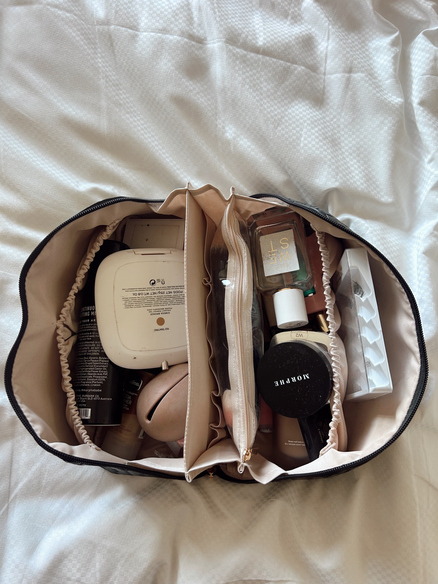 makeup bag that fits everything 🫶🏻

#LTKSaleAlert #LTKFindsUnder50 #LTKSummerSales