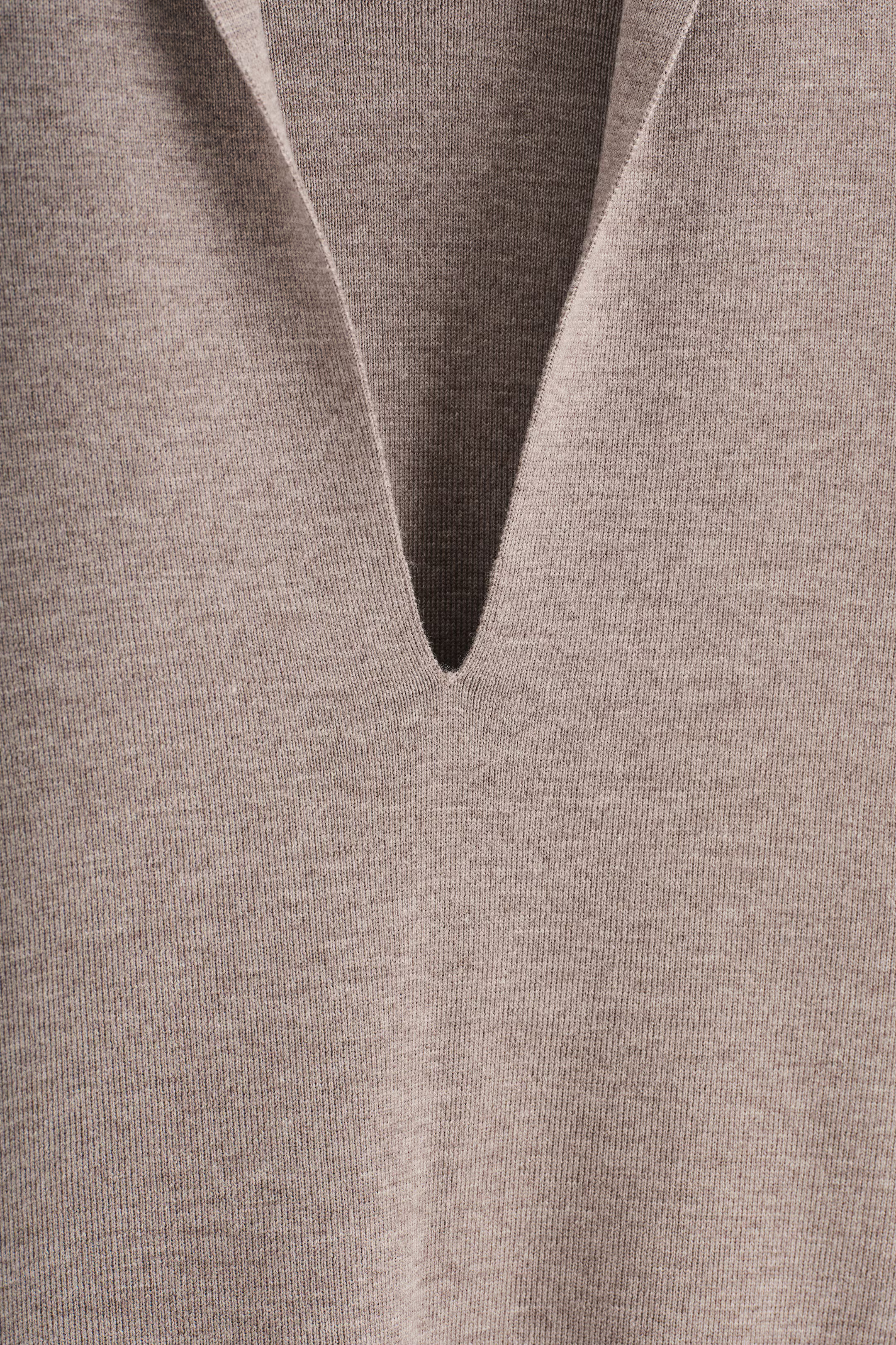 DRAPED MERINO WOOL V-NECK SWEATER - MOLE MÉLANGE | COS | COS (EU)