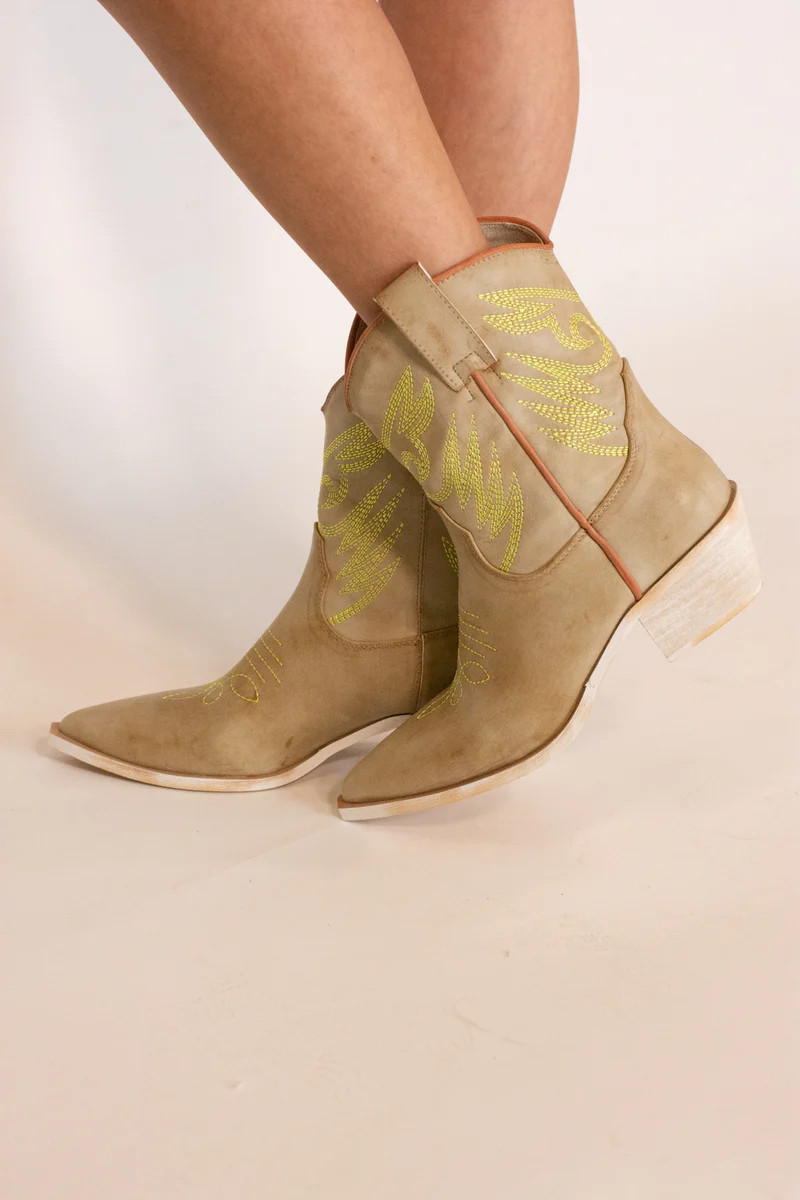 Zahara Neon Yellow Stitching Short Cowgirl Boot | Apricot Lane Boutique