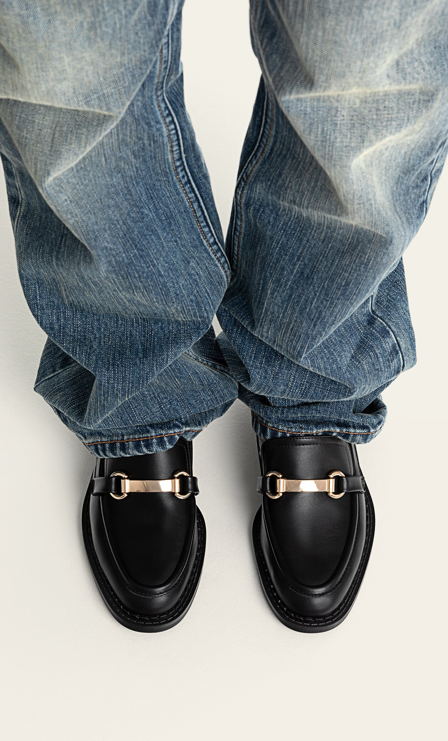 Mocassins avec ornement - Mode femme | Stradivarius France | Stradivarius (FR)