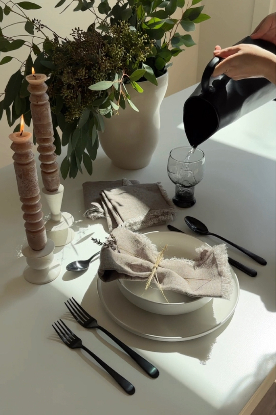 If you’re hosting a Mother’s Day brunch, you need these table setting accessories.

Amazon, Anthropologie, h&m home, candlesticks, pottery barn, linens, napkins, silverware, pitchers, greenery, vases

#LTKSeasonal #LTKunder100 #LTKstyletip