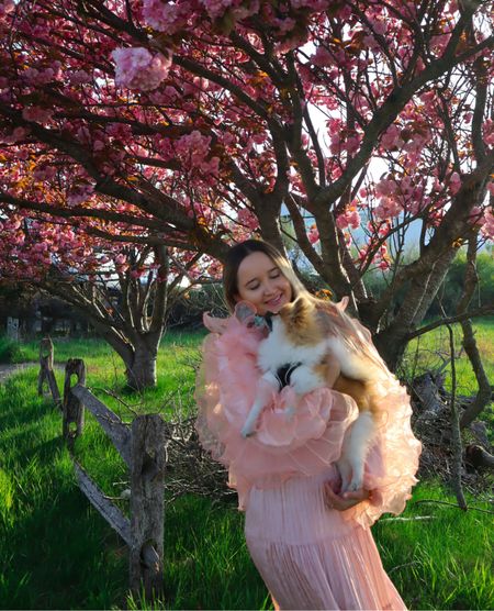 The most perfect Easter jacket does exist😍💗
#jacket #springjacket #easter #easteroutfit #ruffles #coquette


#LTKstyletip #LTKSeasonal