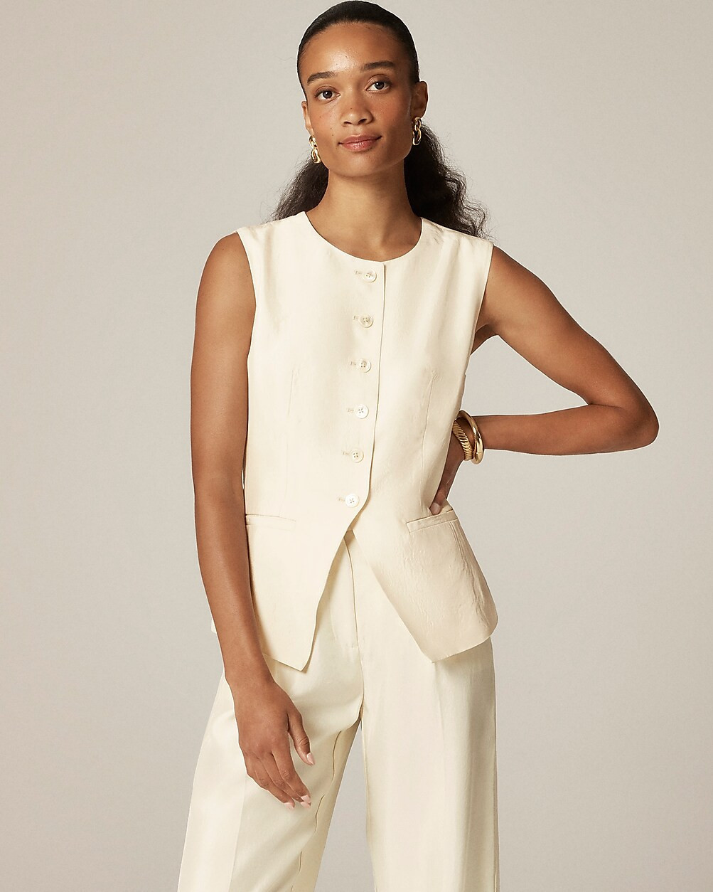 Essential cutaway vest top in textured satin | J. Crew US