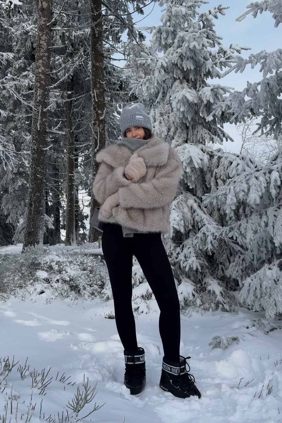 faux fur and Moon Boots for winter 🌨️

#LTKSeasonal #LTKstyletip #LTKeurope