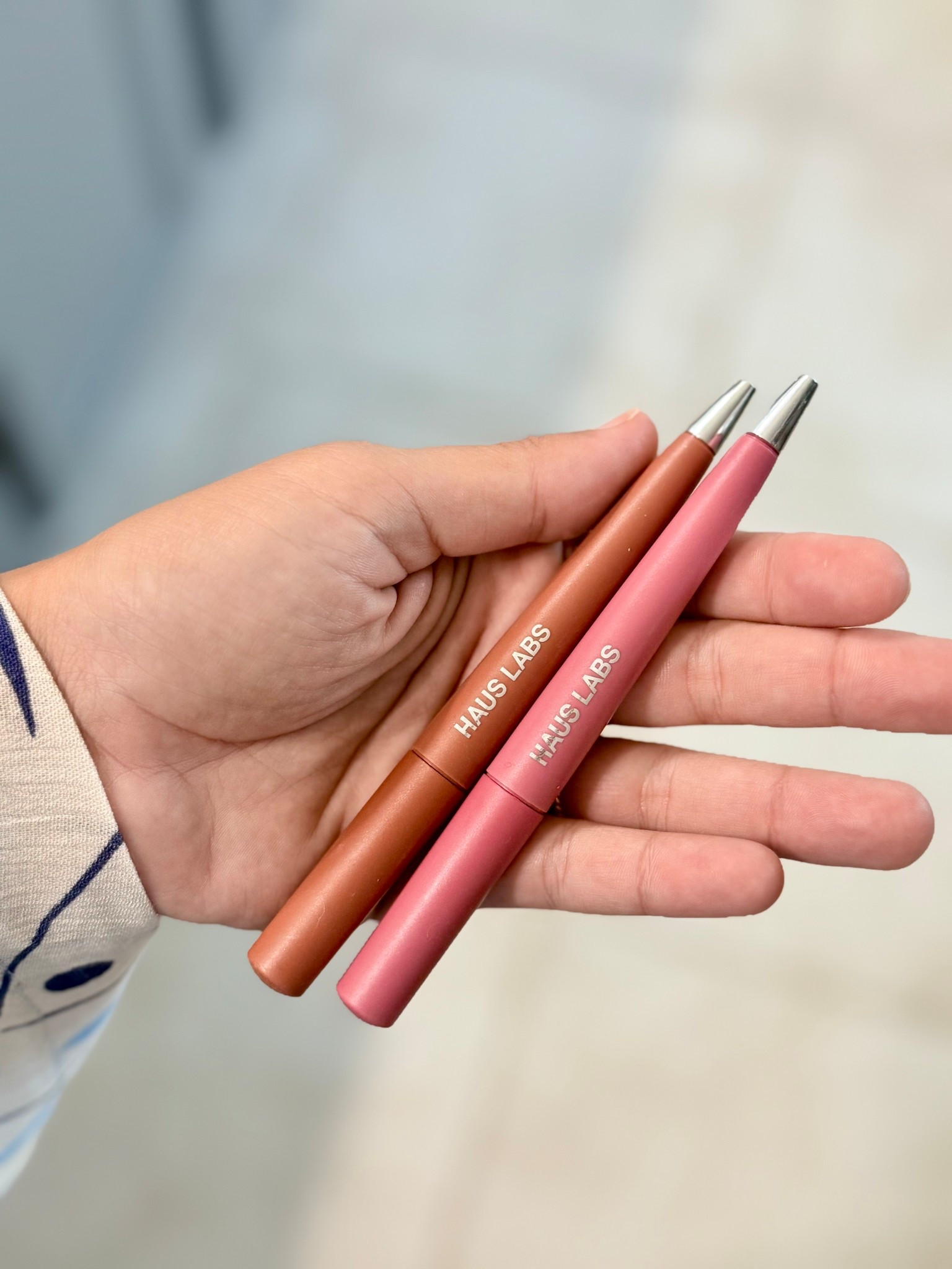 100% the only lip crayons I’ll ever use. Plus to mention the best parts ✨ 

✨ Mango Seed Oil: moisturizes + nourishes
✨ Lip Boosting Peptides: enhances natural volume
✨ Hyaluronic Filling Spheres: naturally plumps + firms
✨ Ceramides: helps restore moisture barrier
✨ Vitamin E: smooths + conditions

#LTKmorningroutine #LTKBeauty #LTKgrwm