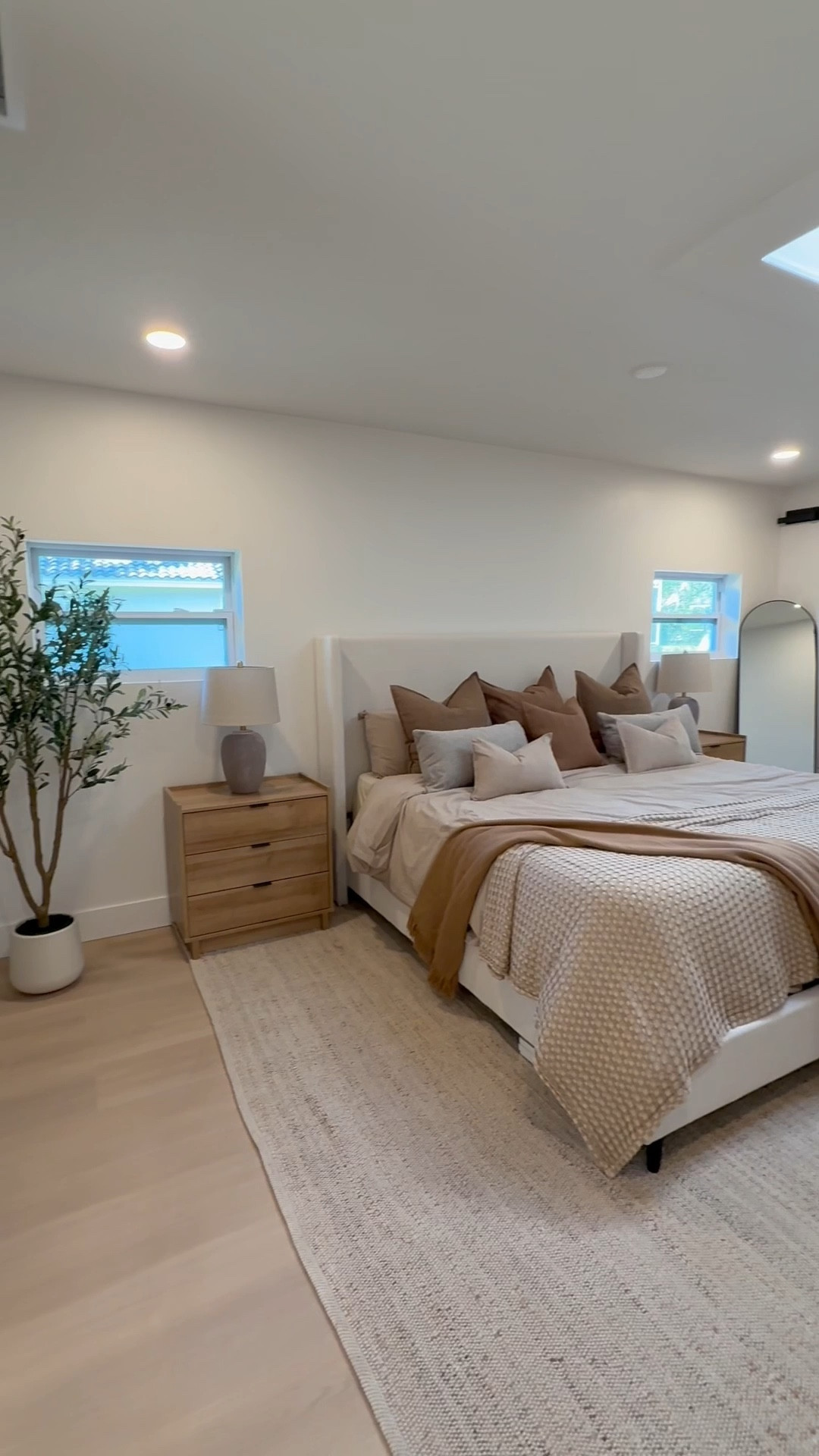 Love this neutral organic bedroom decor and design! 
#bedroomdesign #bedroomdecor #bedroomfurniture #interiordesign #homedecor 

#LTKFindsUnder50 #LTKHome #LTKActive