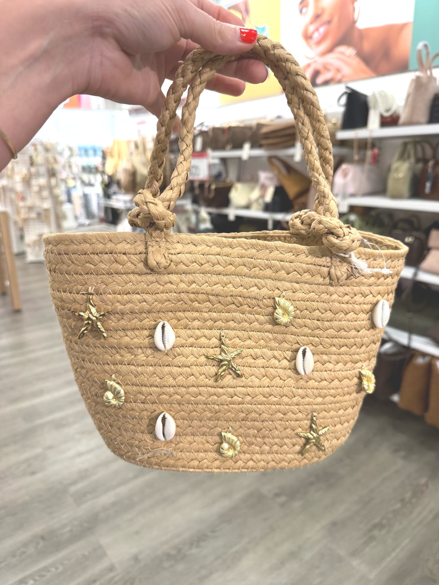 Seashell woven purse !