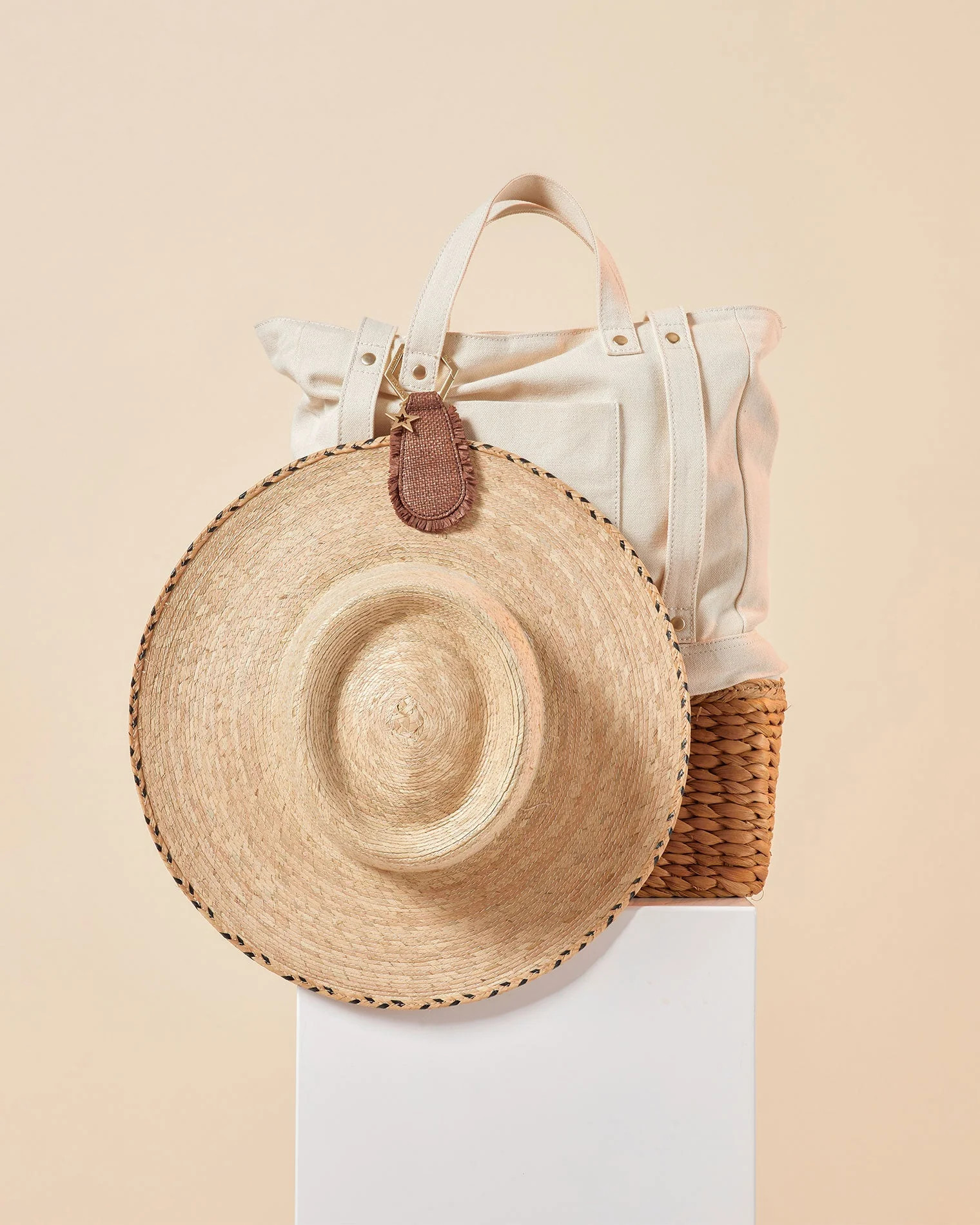 lspace x lindsay albanese toptote | L*Space