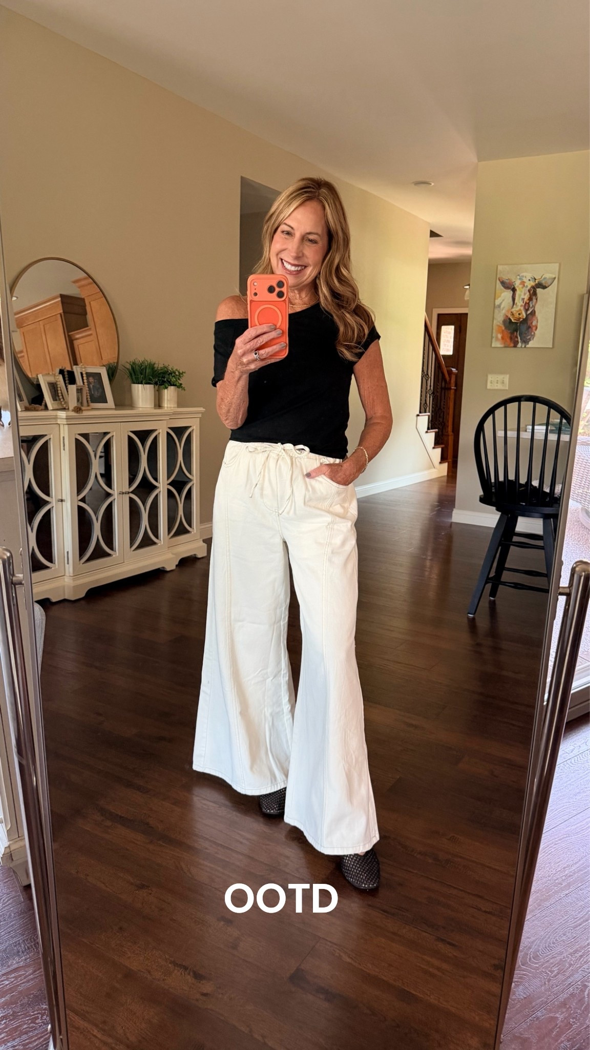 My Tuesday outfit of the day! Keeping it casual with a top from Target and bottoms from Vici!