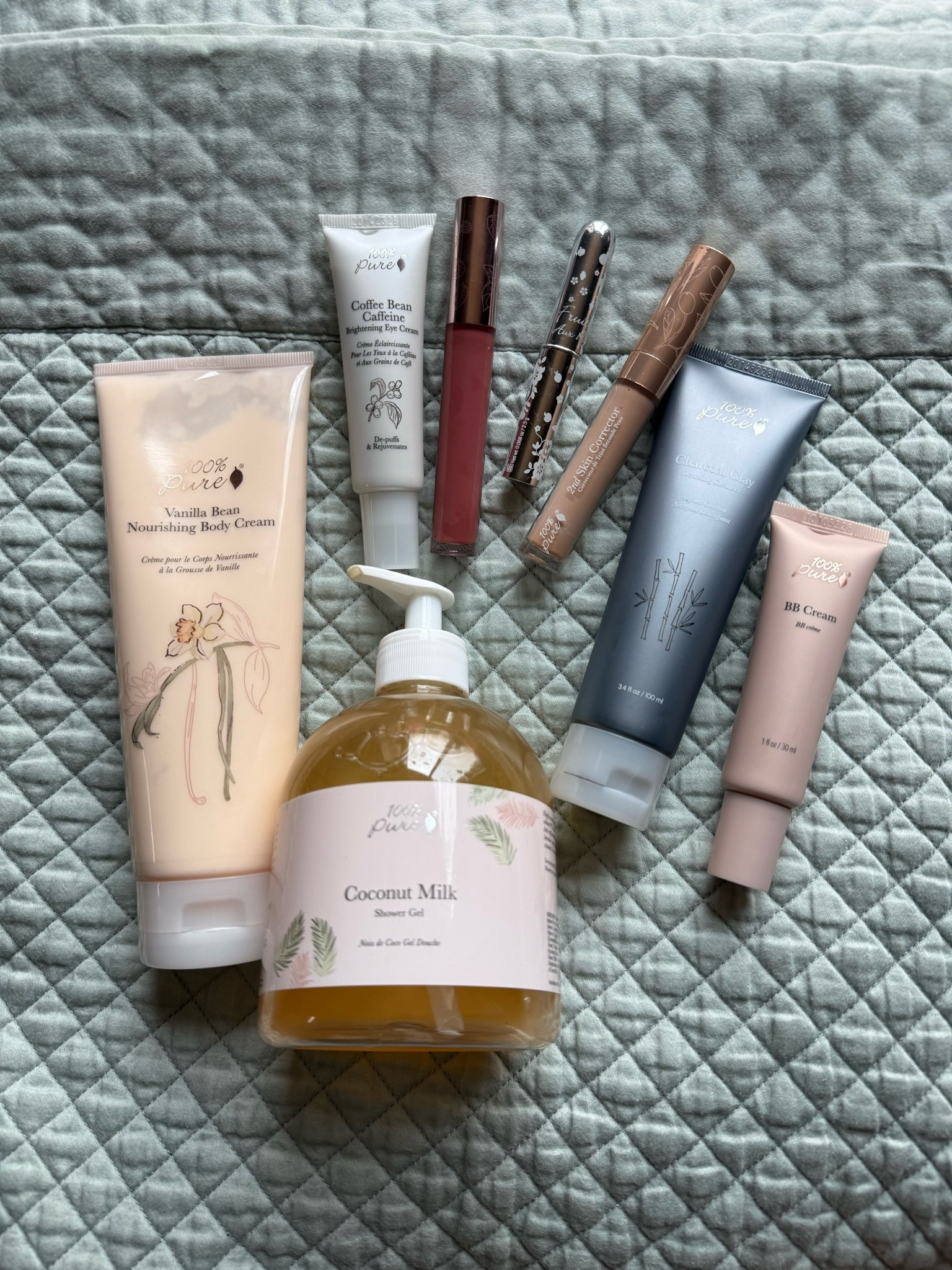 Favorite clean/ non-toxic beauty products. 

Using the best ingredients for your skin and their makeup is pigmented by fruit. No artificial dyes, no lake dyes, or other nastiest! 

Love their smaller sizes for travel too!