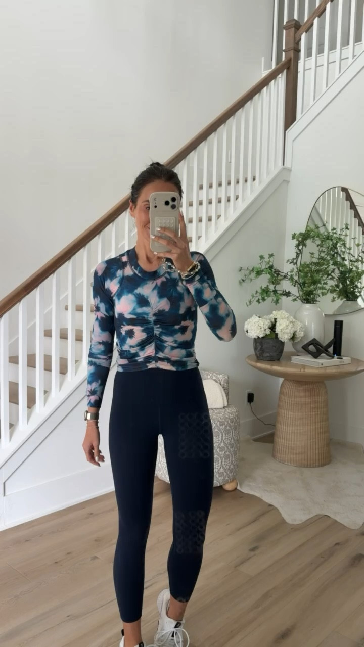 Xs in top, 4 in leggings.