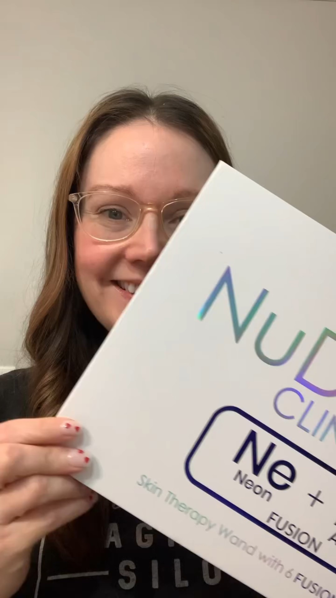 Introducing my new favorite tool! The NuDerma Clinical Skin Therapy wand with 6 Fusion Tubes by Pure Daily Care. Sound on! 🔊
.
@puredailycare @stackinfluence #puredailycare #puredailycarepartner #nuderma #highfrequency #skincare #puredailycare #complimentary #skincare #skincaretips #skincareroutine #skincareproducts #skincarejunkie #skincareaddict #skincarelover #skincarereview #beauty #beautyproductreview #beautytips #beautytools