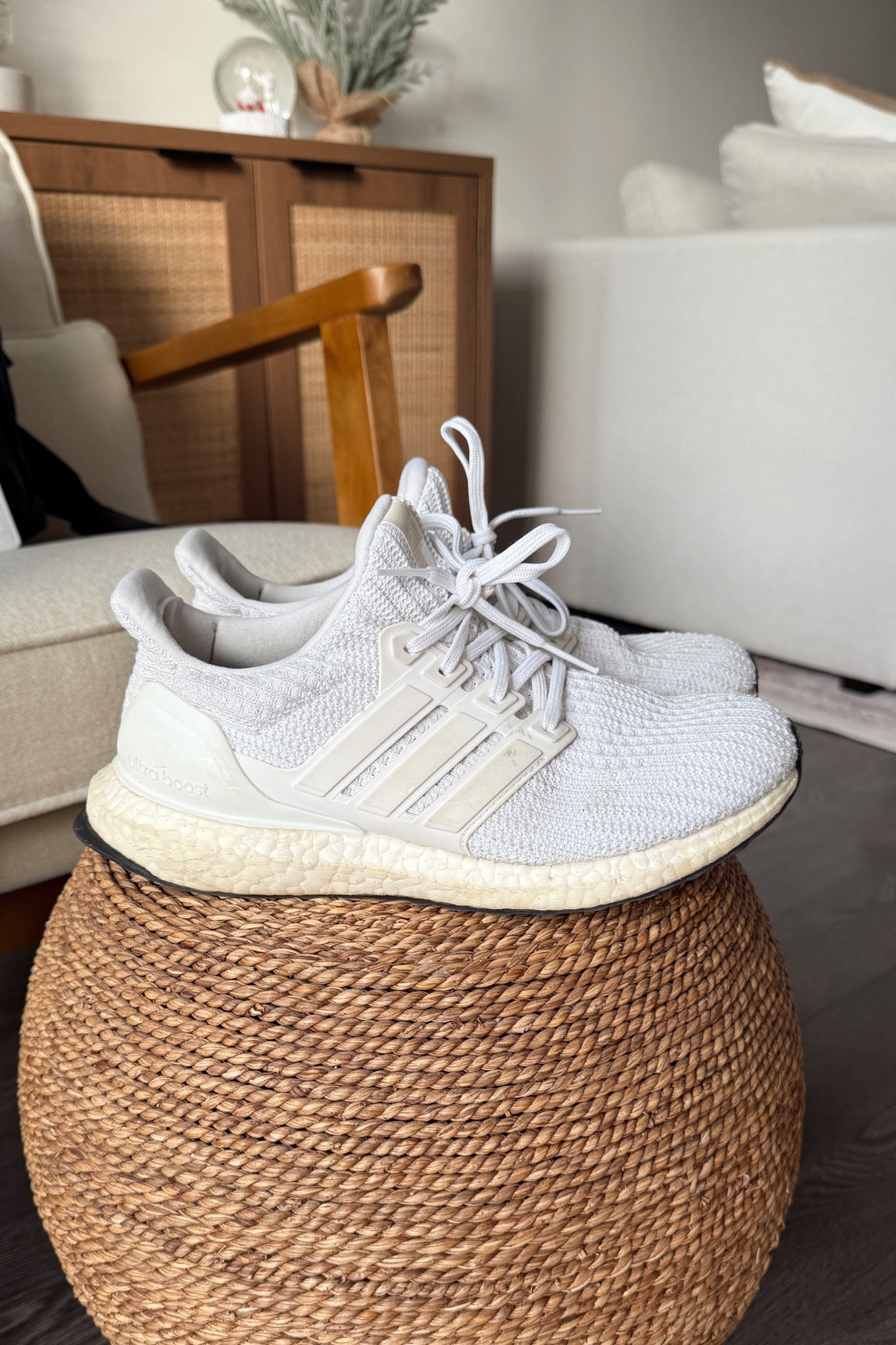 I’m convinced a better running shoe DOESNT EXIST. These are my go-to work shoes 👌🏻✨👟

#LTKfitness #LTKworkwear