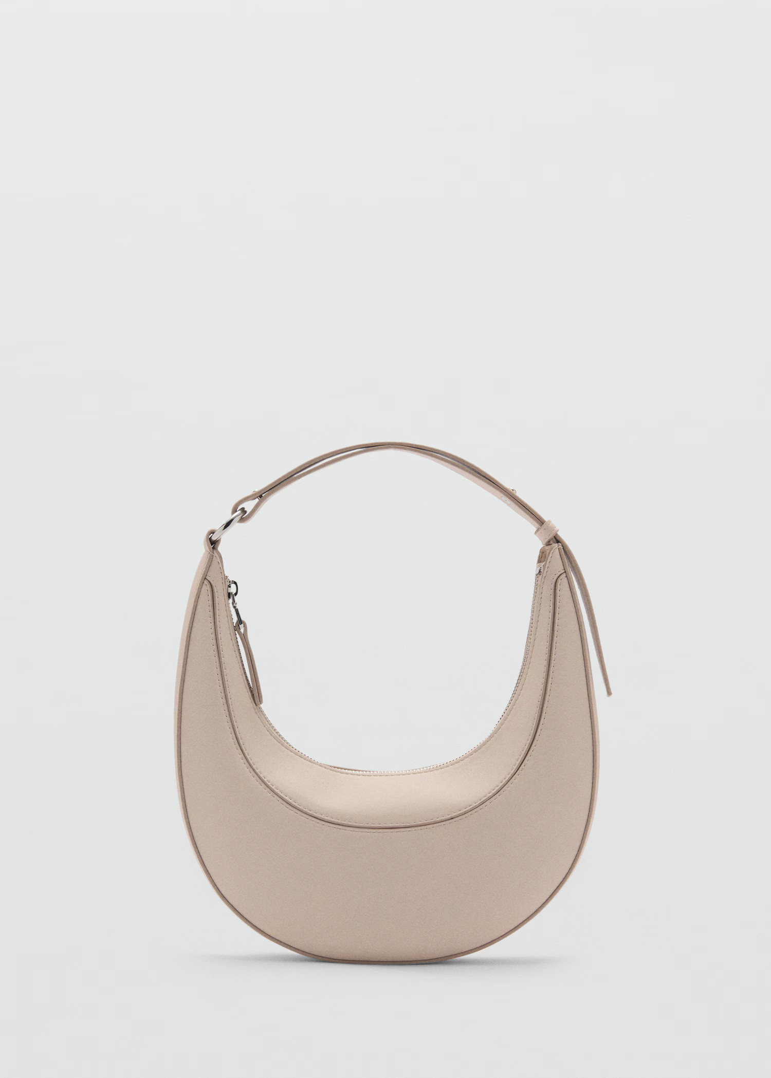 Oval shoulder bag - Women | MANGO USA | Mango (US/MX/AU)