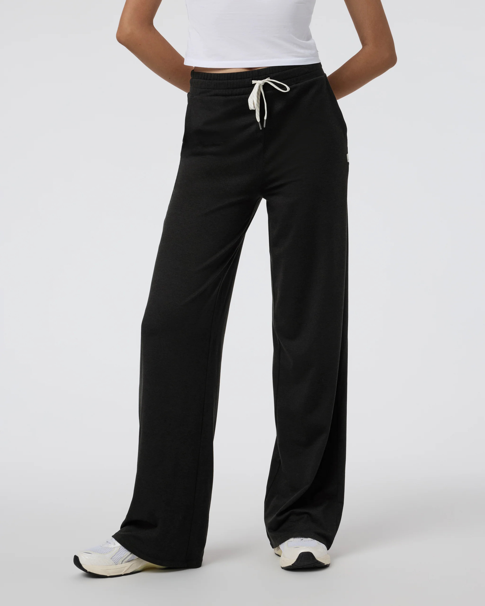 Halo Essential Wideleg Pant - Long | Vuori Clothing (US & Canada)
