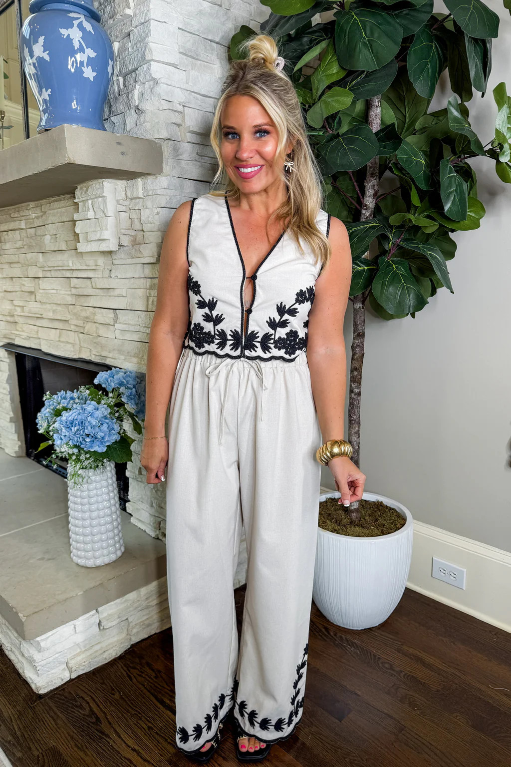 Black Embroidered Floral Linen Vest & Pants Set | Jules & James Boutique