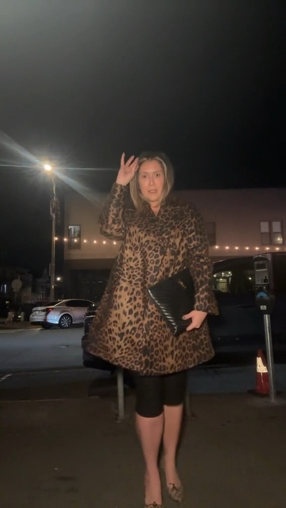 CAPRI PANTS
date night outfit

#LTKItBag #LTKStyleTip #LTKParties