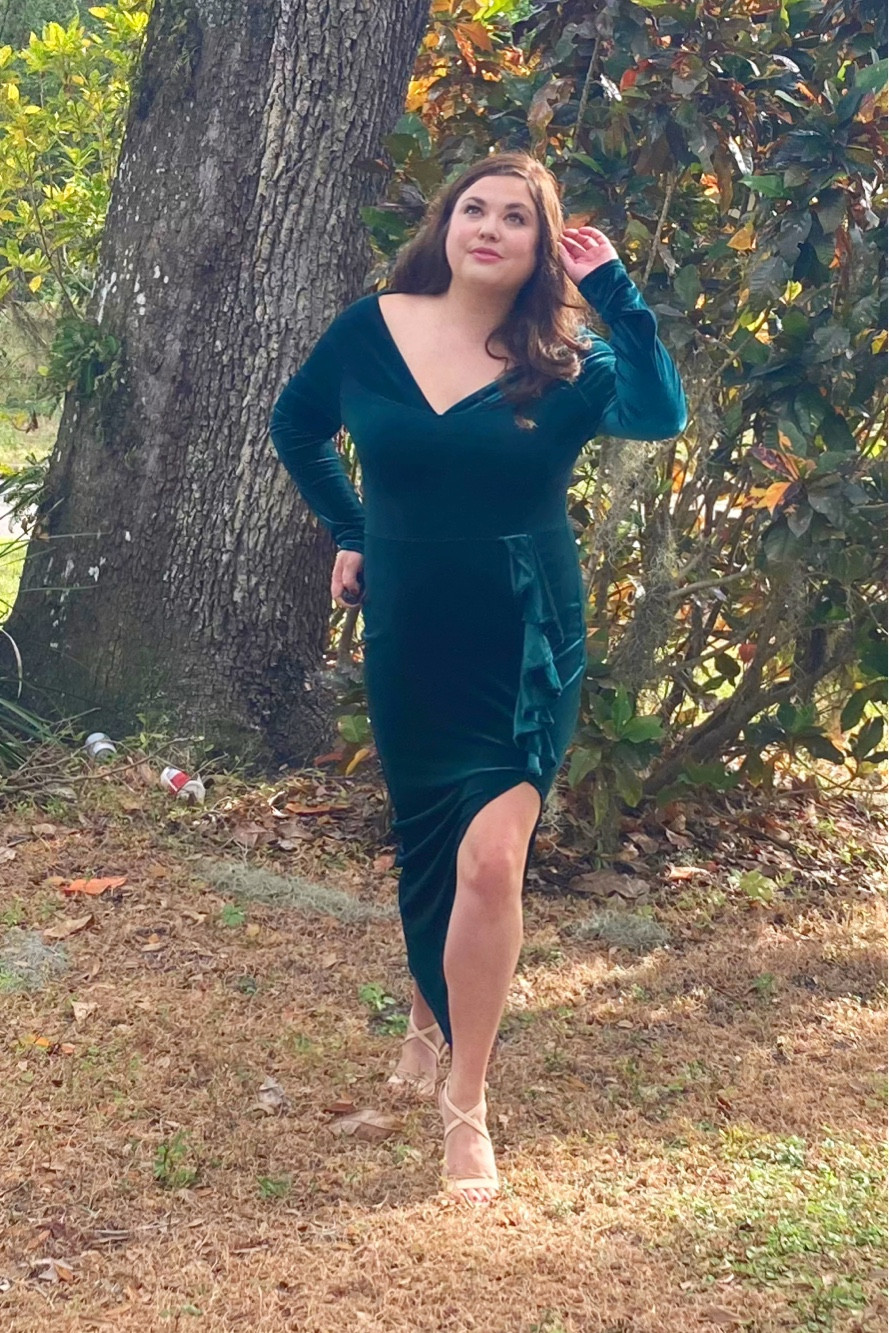 Off Shoulder Dress. Because old Hollywood glamor is never “out” 

#LTKmidsize #LTKfindsunder100 #LTKfindsunder50