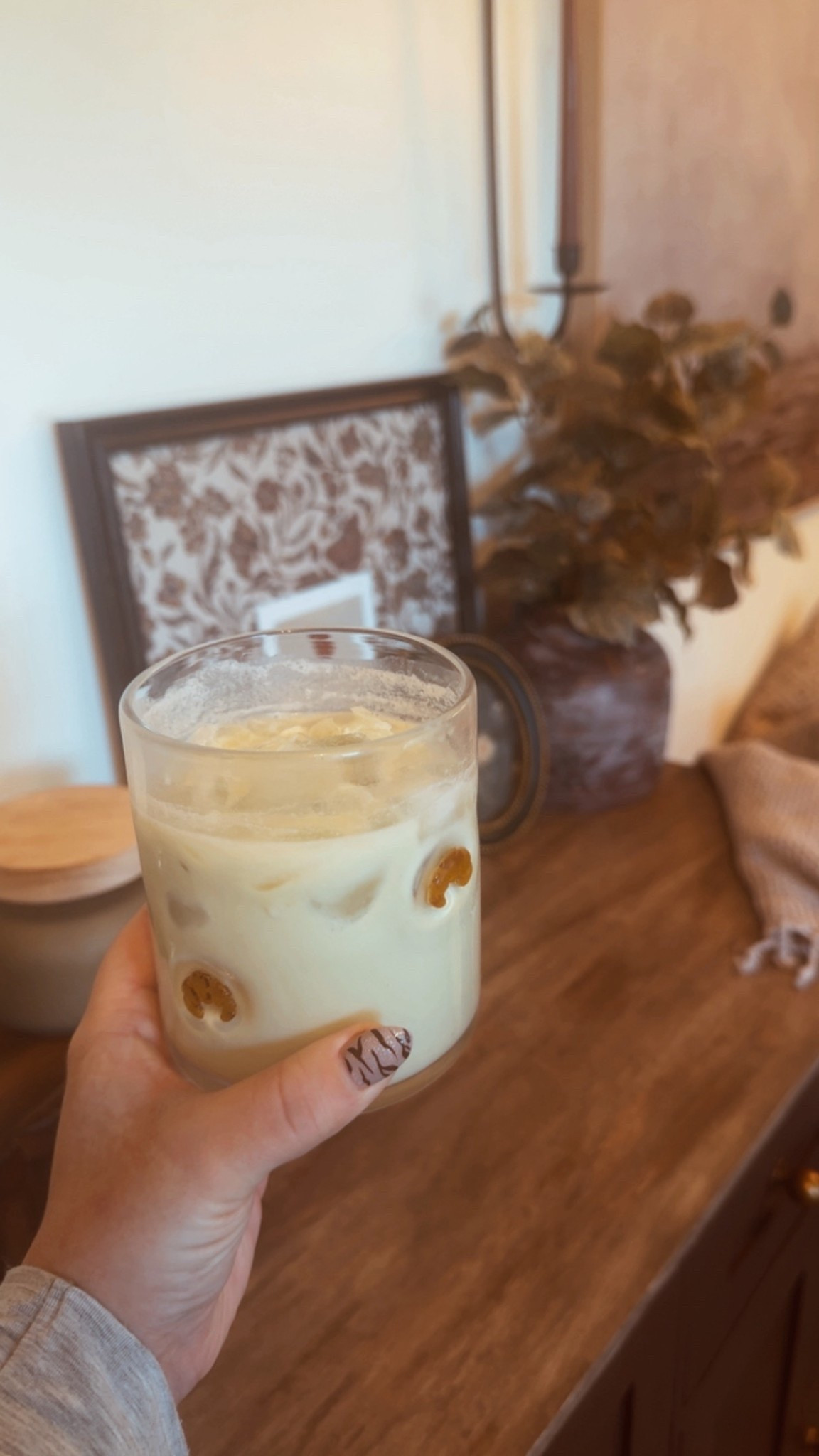 Obsessed with these cups! 🥐🐝🥑🎀❤️🐚🦞🐠🏓🎾🌈

Way more adorable than others I’ve seen ✨

#iconglass #anthro #anthropologie #anthropologieiconglass #iconglasses #anthropologieglass #dupe 

#LTKHome #LTKFindsUnder50