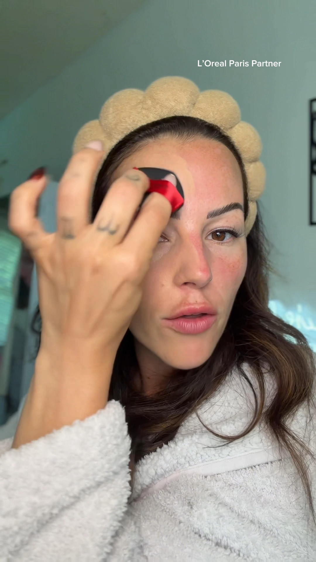 Lightweight, glowy, ￼and easy to apply! ￼This foundation gives that fresh￼, natural looking finish that makes your skin look like your skin just on its best behavior 💁🏻‍♀️ #GlowySkin #EverydayMakeup #BeautyFinds

#LTKBeauty #LTKgrwm #LTKselfcare