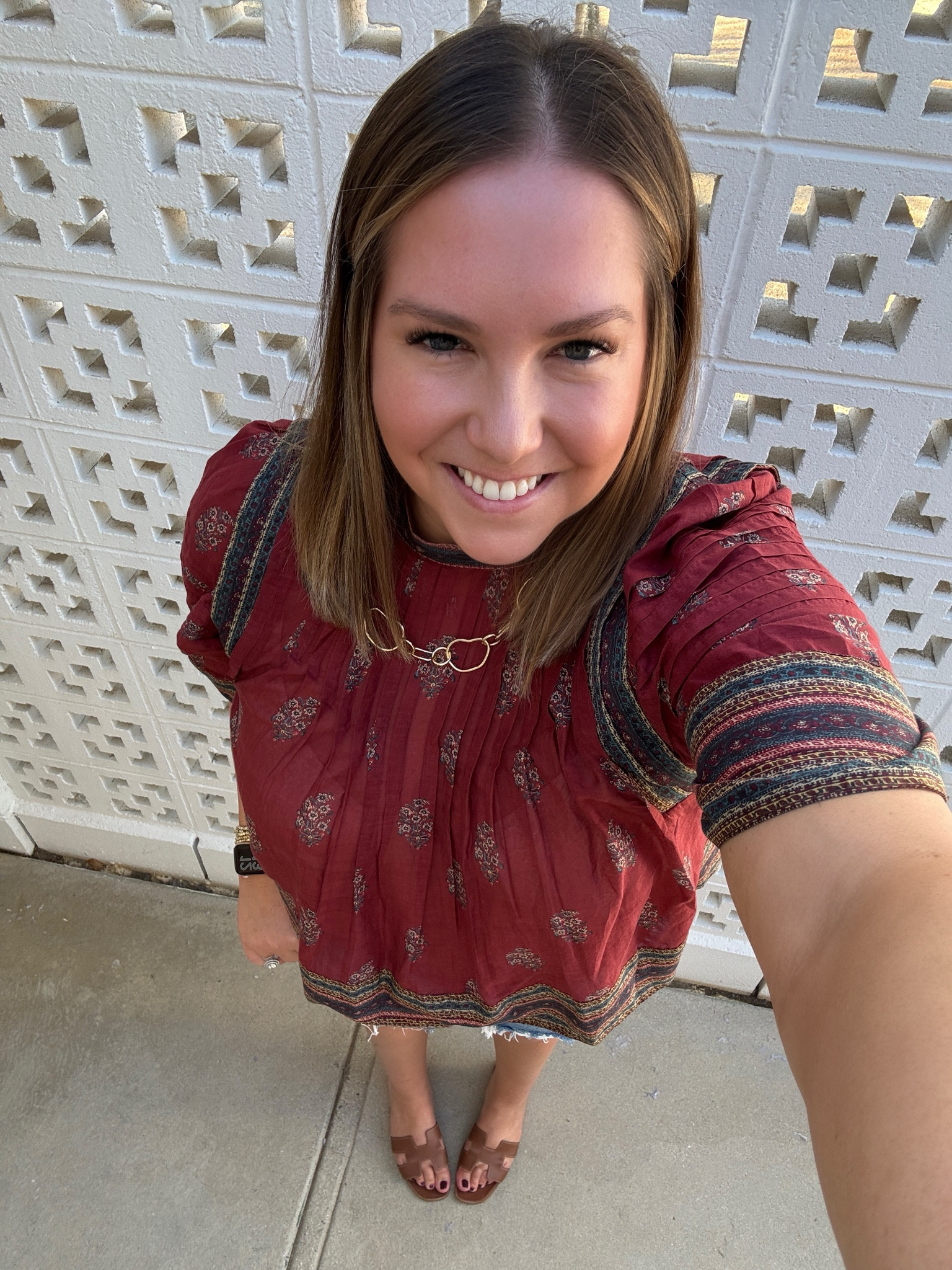 First day in Palm Springs was warmer than expected. I forgot what desert heat feels like but was glad I threw shorts in my bag! I love this top because it’s so lightweight but feels like fall. Added a gold necklace and leather sandals for a simple look  

#LTKFindsUnder100 #LTKMidsize #LTKStyleTip