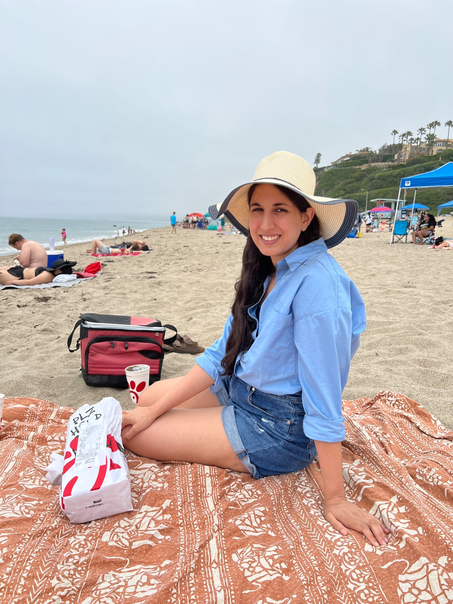 Big floppy hat for beach days 👒

#LTKSeasonal #LTKFindsUnder50 #LTKSummerEdit