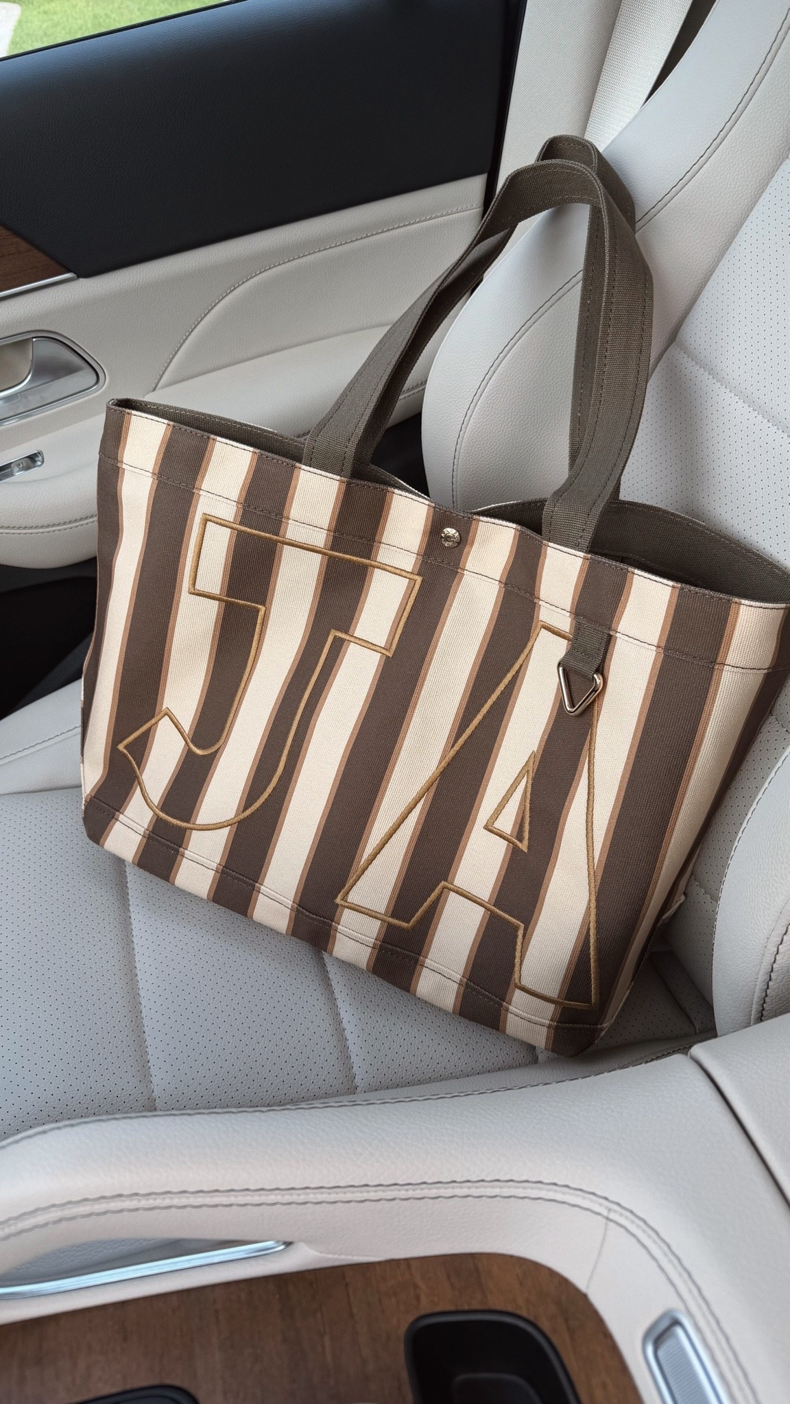 New errands bag 🤎 obsessed with these new fall colors & they make the sweetest personalized gifts! They come in different sizes and colors 

#giftidea #totebag #personalizedgift #personalizedtote #stripes #fall #falltote #fallgiftidea #baublebar

#LTKSeasonal #LTKmorningroutine #LTKootd