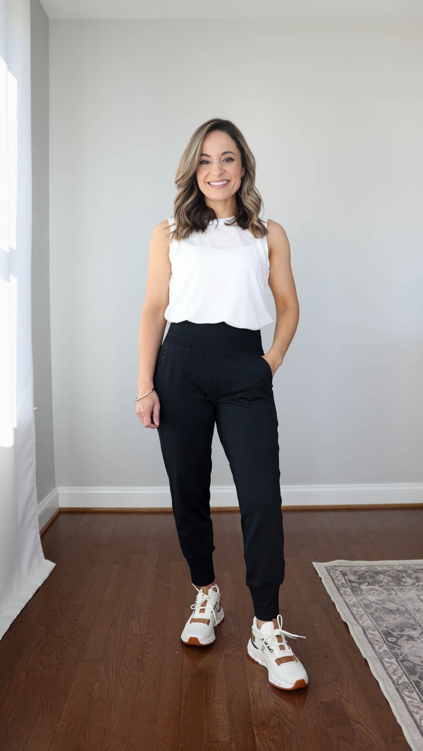 A few of my favorites to shop during the @athleta Friends and Family Sale! Take 30% off everything now through 3/23. 

Wayfind High Rise 5” Shorts: XXS 
Breezy Tank Top: XXS shown in shadow, navy, and white 
Endless Pants: Petite 0 
Venice Joggers: Petite XXS 

#athletapartner #powerofshe


#LTKActive #LTKPetite