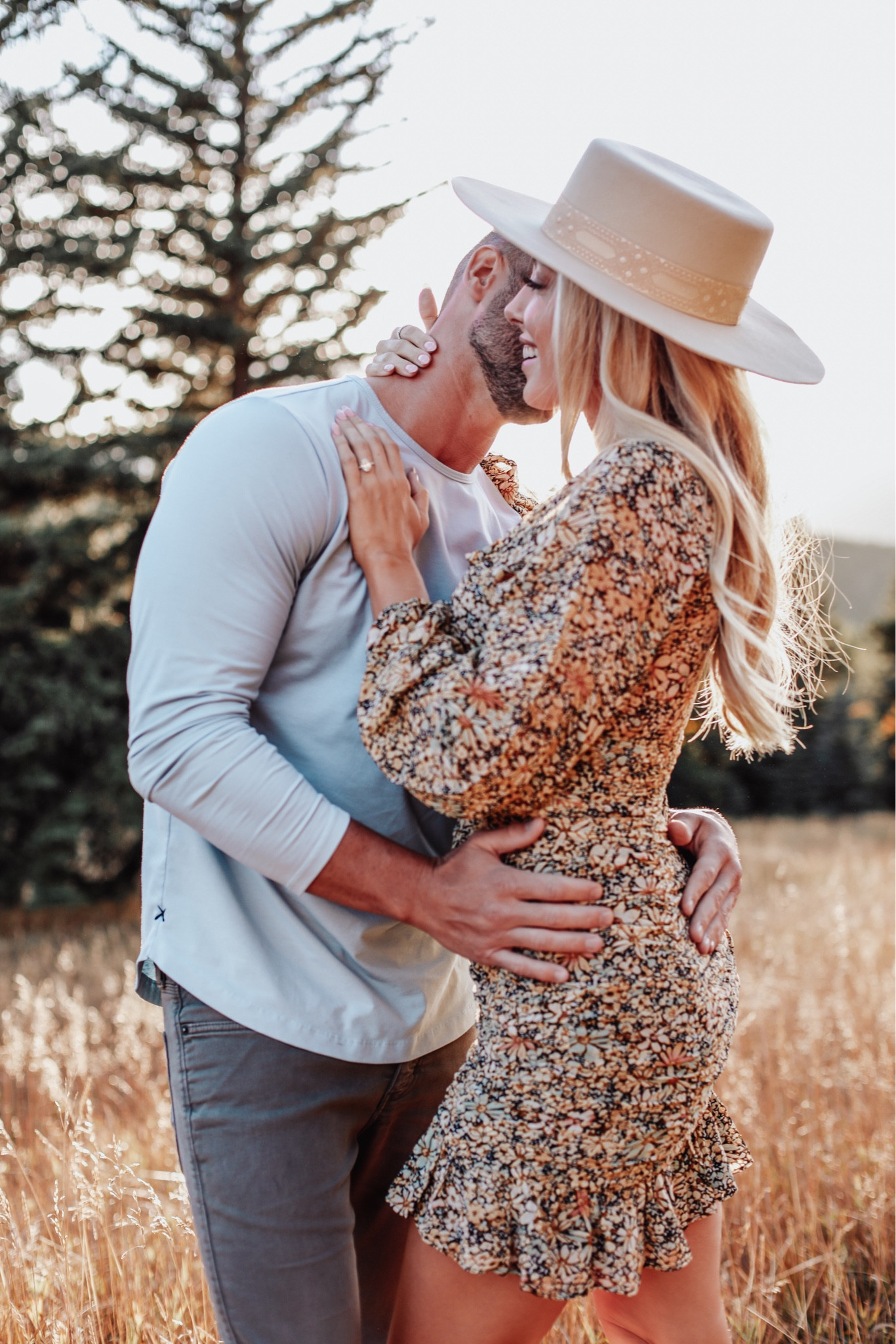 ENGAGEMENT PHOTOS #colorado #wedding #fall 

#LTKfamily #LTKunder100 #LTKsalealert