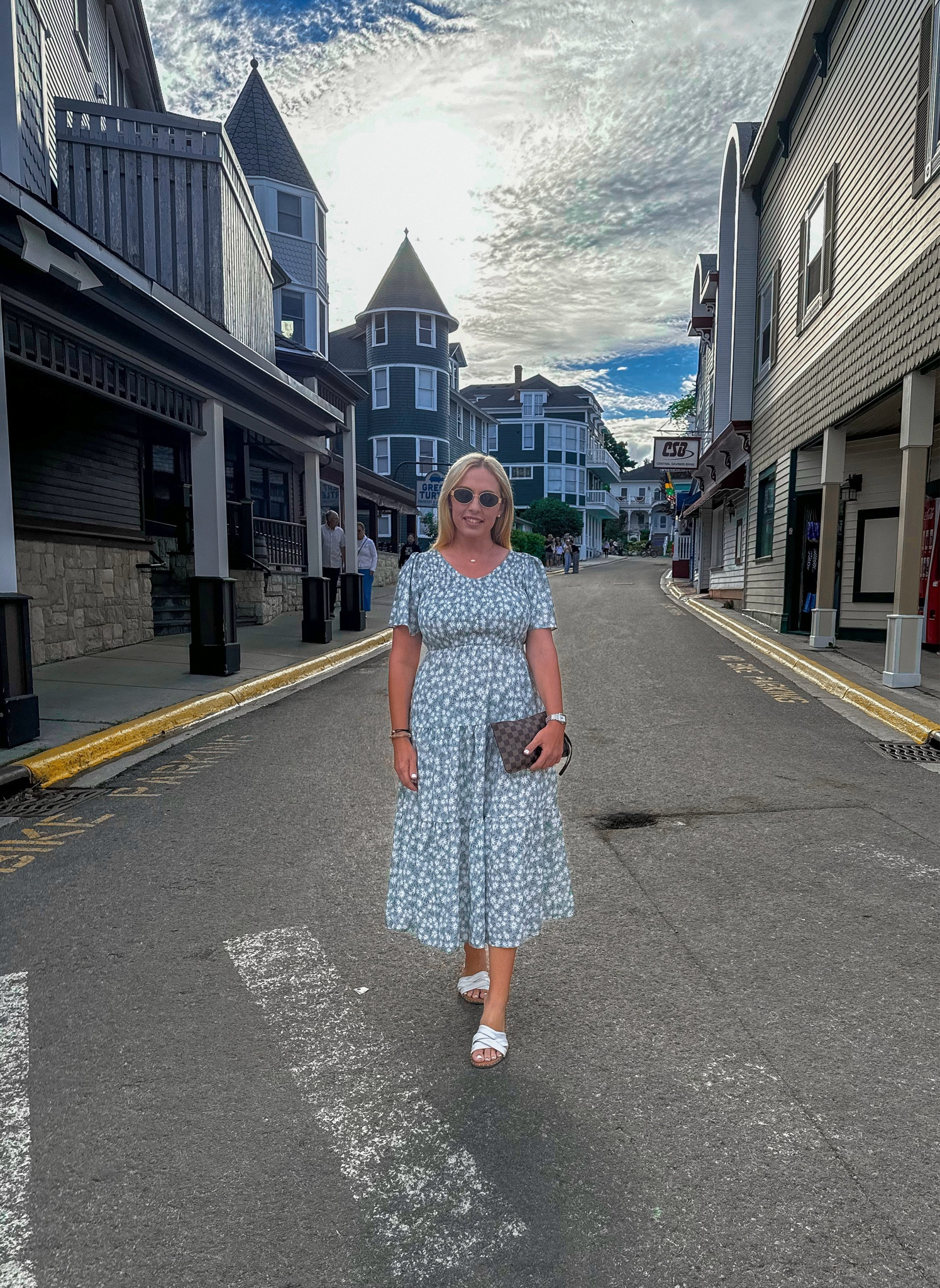 Maxi dress 

#LTKMidsize #LTKFindsUnder100 #LTKFindsUnder50