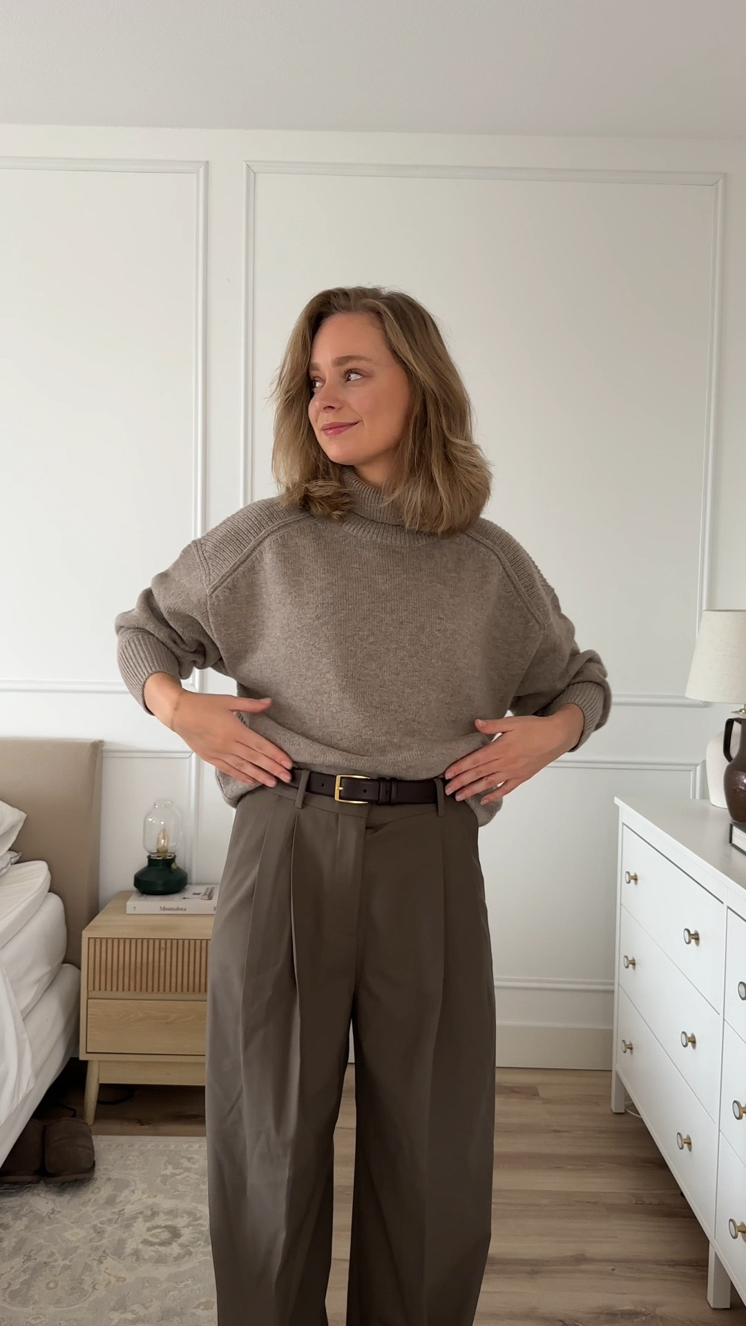 Beige outfit, neutral outfit, wool knitted sweater, beige sweater, brown sweater, khaki trousers, beige trousers, brown trousers, brown leather belt

#LTKautumn #LTKnederlands #LTKstyletip