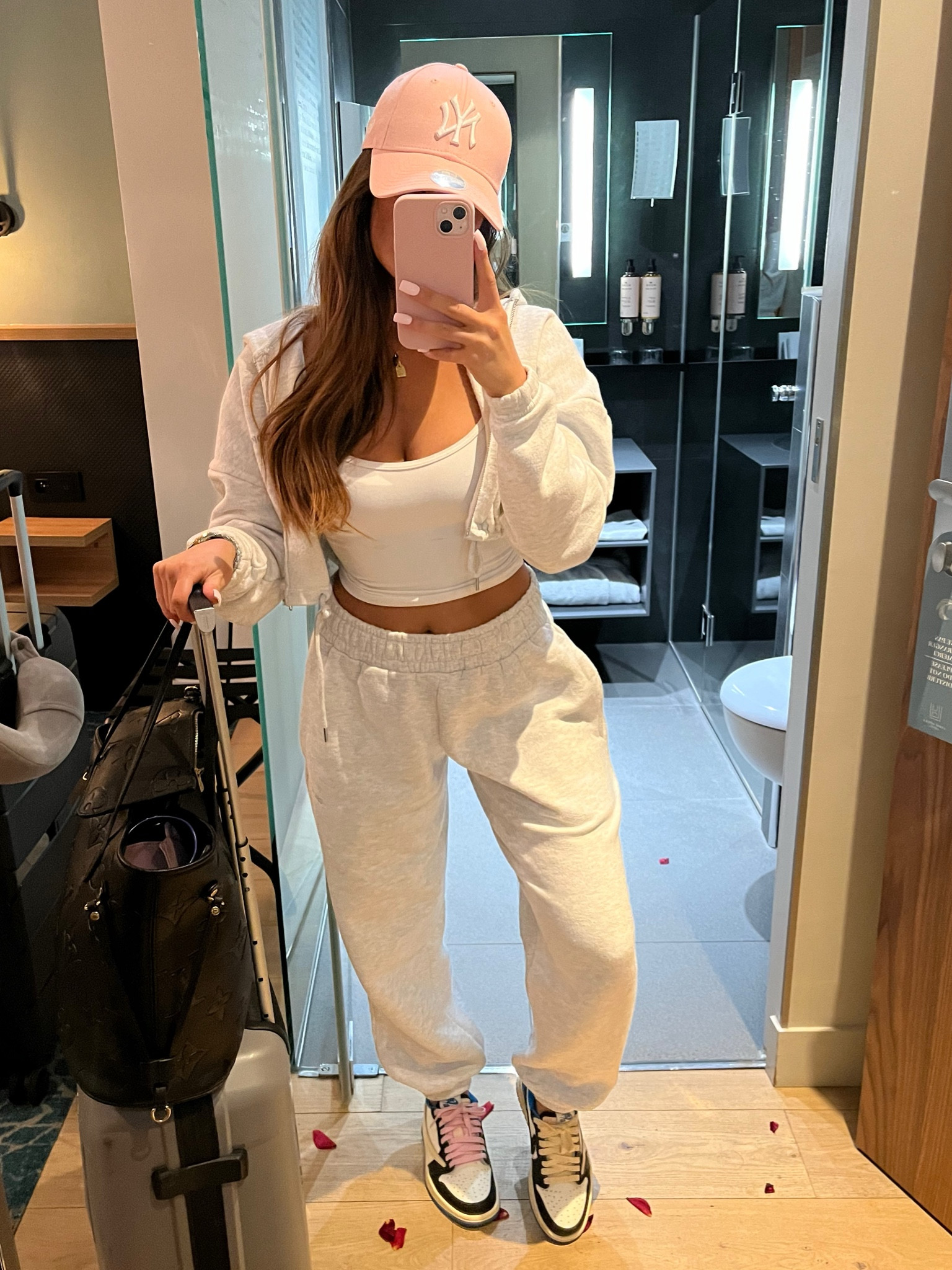 outfit check 💕🤍

#LTKeurope #LTKfindsunder50 #LTKtravel