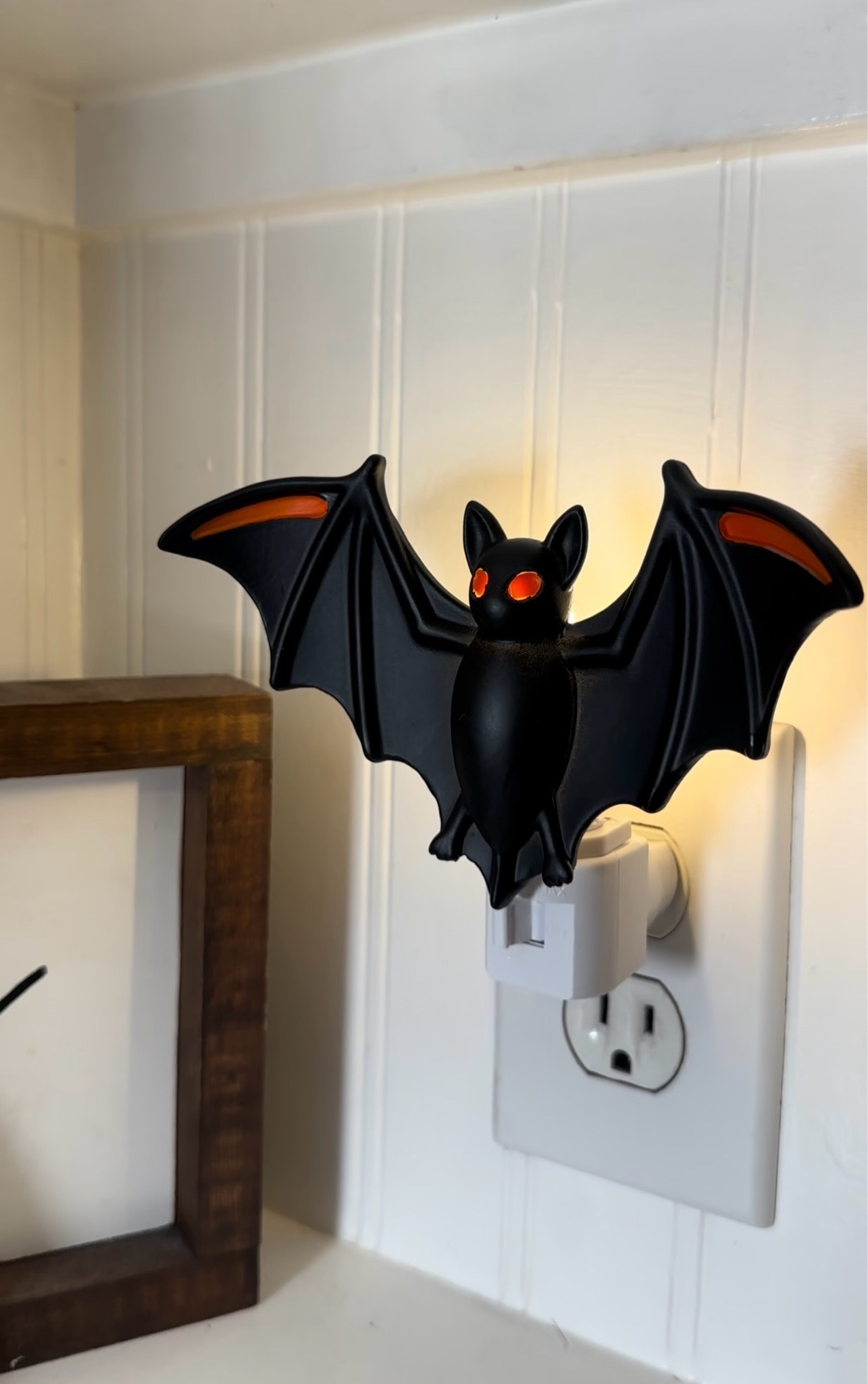 I think this bat night light is one of my most favorite things I’ve bought for Halloween home decor this year! Makes for a fun gift too🦇🖤🦇🧡🦇

#LTKSeasonal #LTKHome
