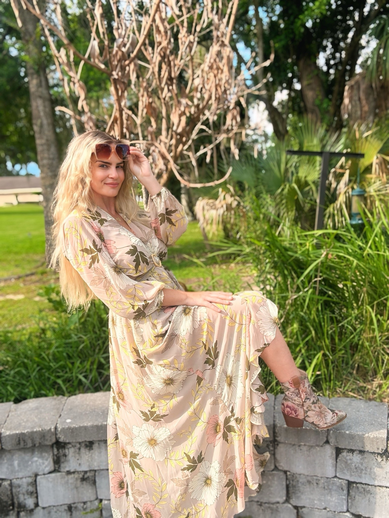 Its giving “Rapunzel Vibes”

The perfect romantic dress!!

Code: hilary35

High lose dress
Boots
Beautiful dress
Date night dress
Girls night dress
Maxi dress
Cocktail dress
Vacation dress
Floral dress
Floral boots
Bumpfriendly dress
Floral booties
Princess dress