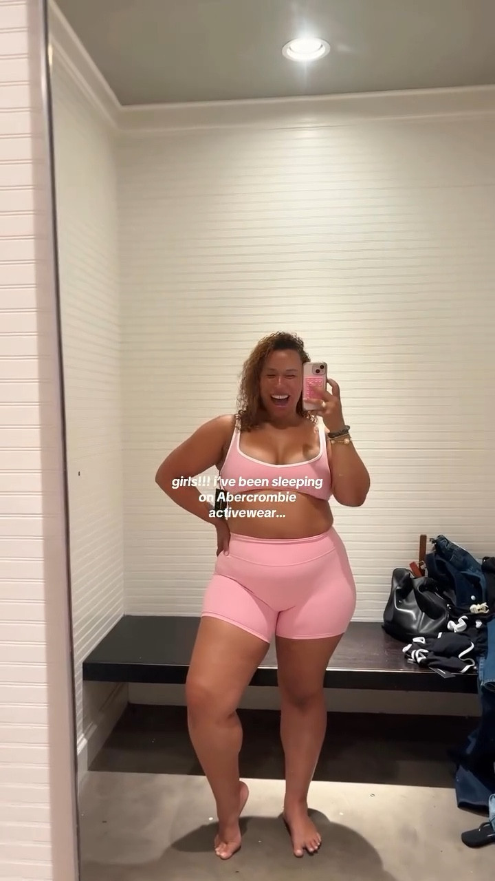 wearing all a size xl 💗✨🪽

#LTKMidsize #LTKActive #LTKStyleTip