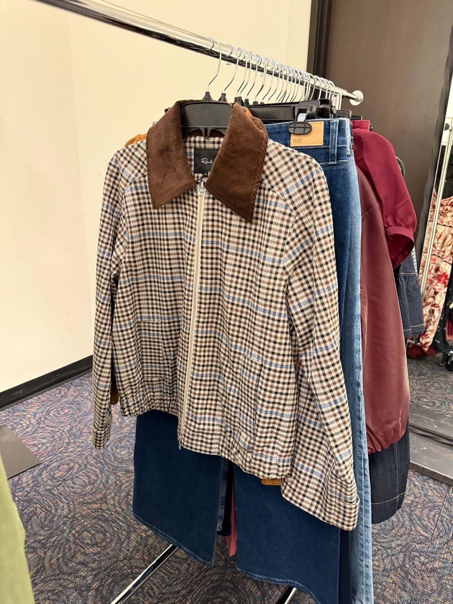 This cute jacket immediately caught my eye at Nordstrom when shopping the sale!! It’s lightweight so you could easily wear it for spring and fall. I LOVE the colors in the plaid and the collar. SO SO GOOD. True to size.

#LTKSaleAlert